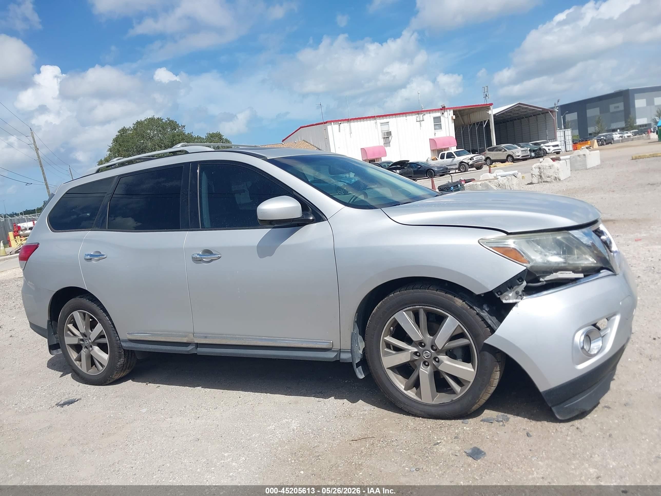 2014 Nissan Pathfinder Platinum Silver vin: 5N1AR2MN8EC704878
