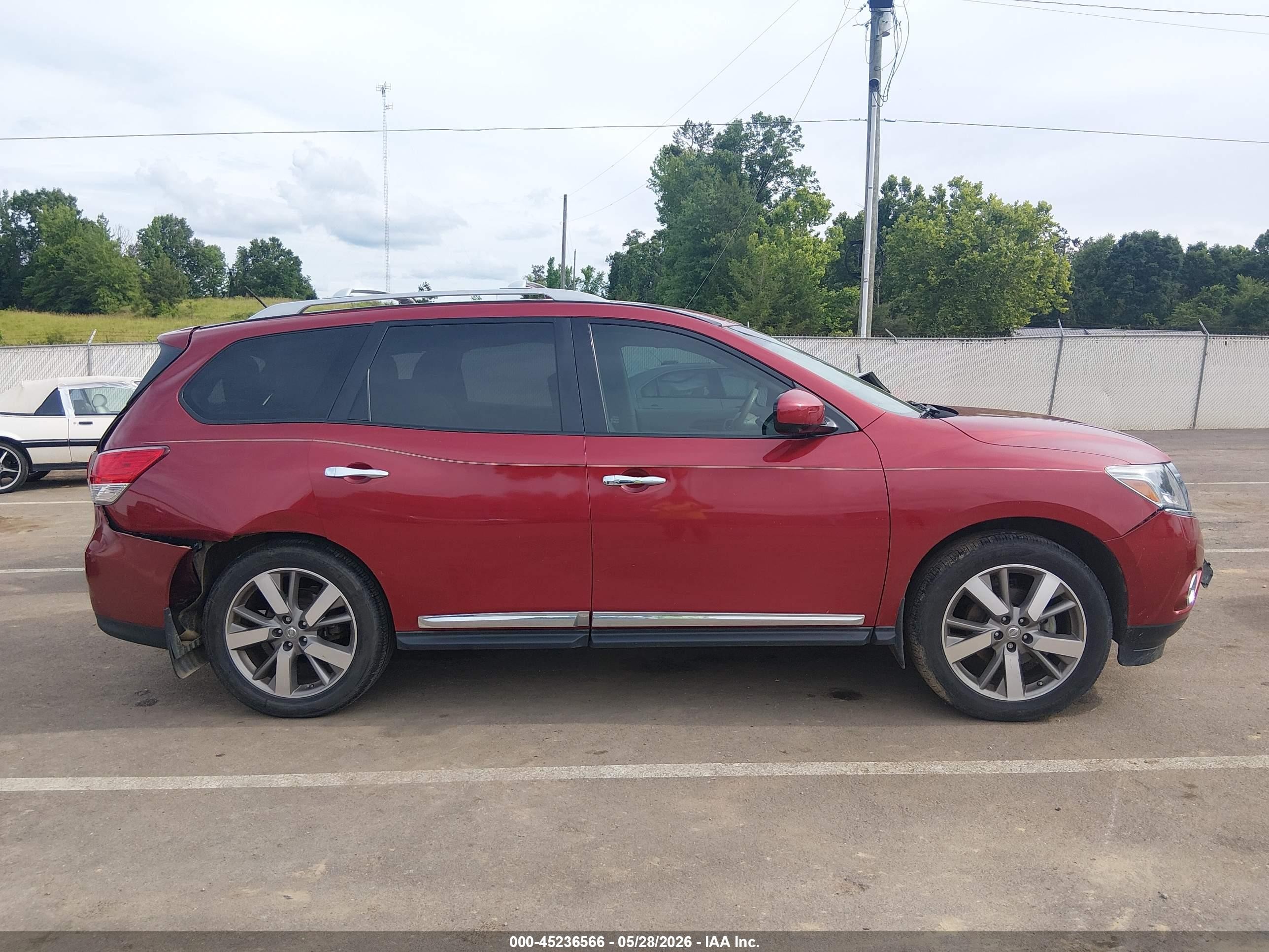 2014 Nissan Pathfinder Platinum Red vin: 5N1AR2MN8EC712267