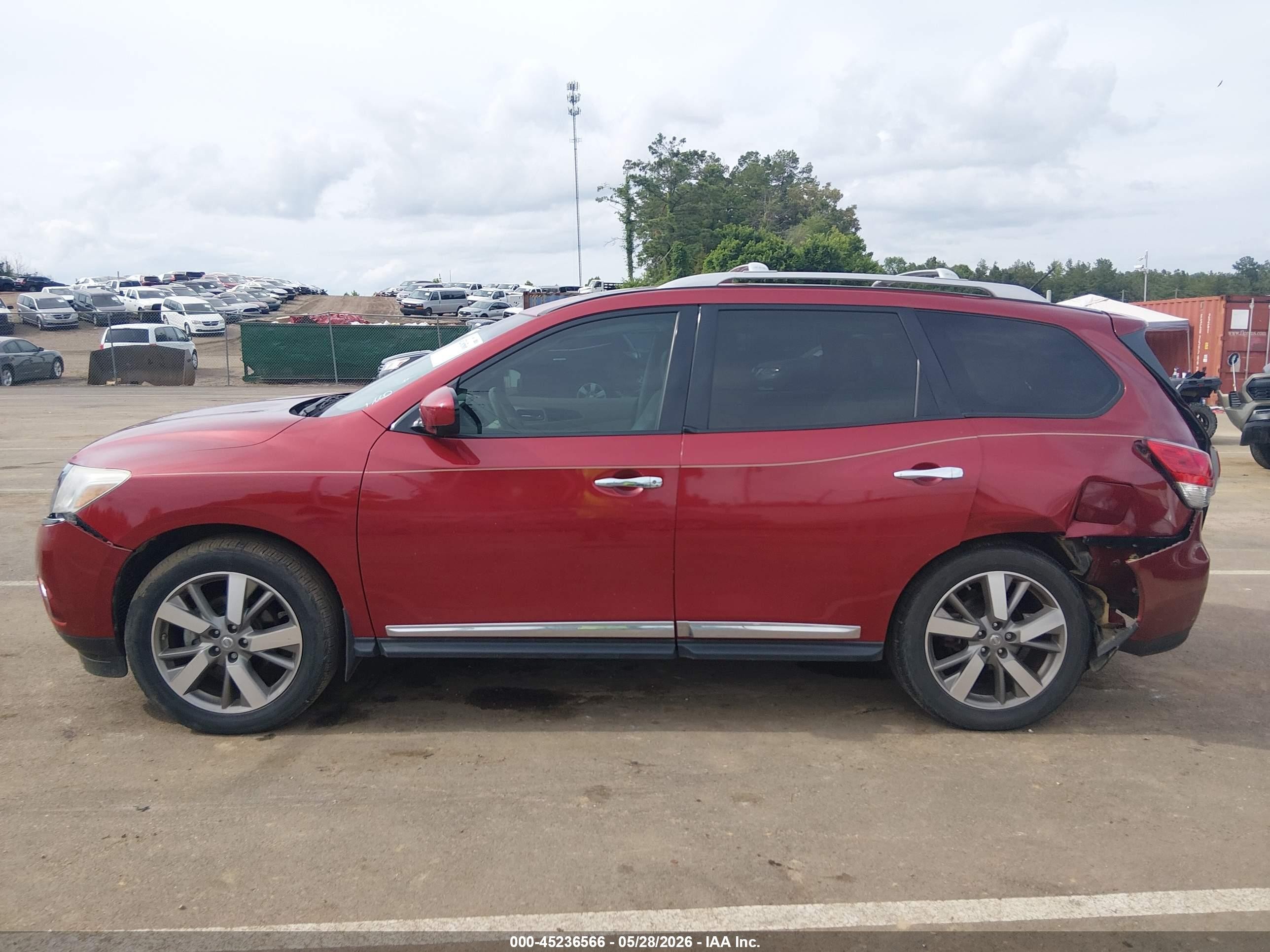 2014 Nissan Pathfinder Platinum Red vin: 5N1AR2MN8EC712267