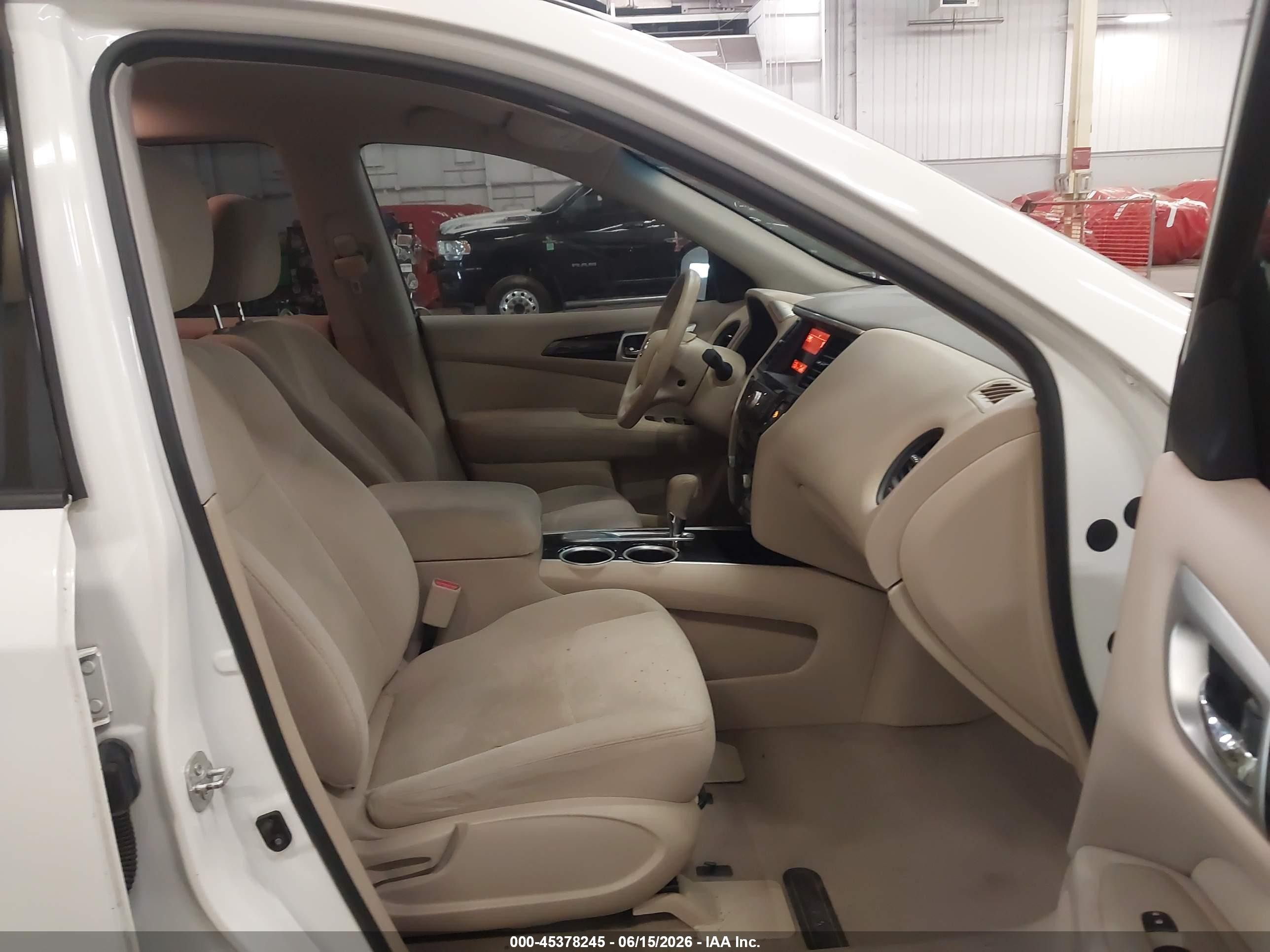 2014 Nissan Pathfinder S White vin: 5N1AR2MN8EC718621