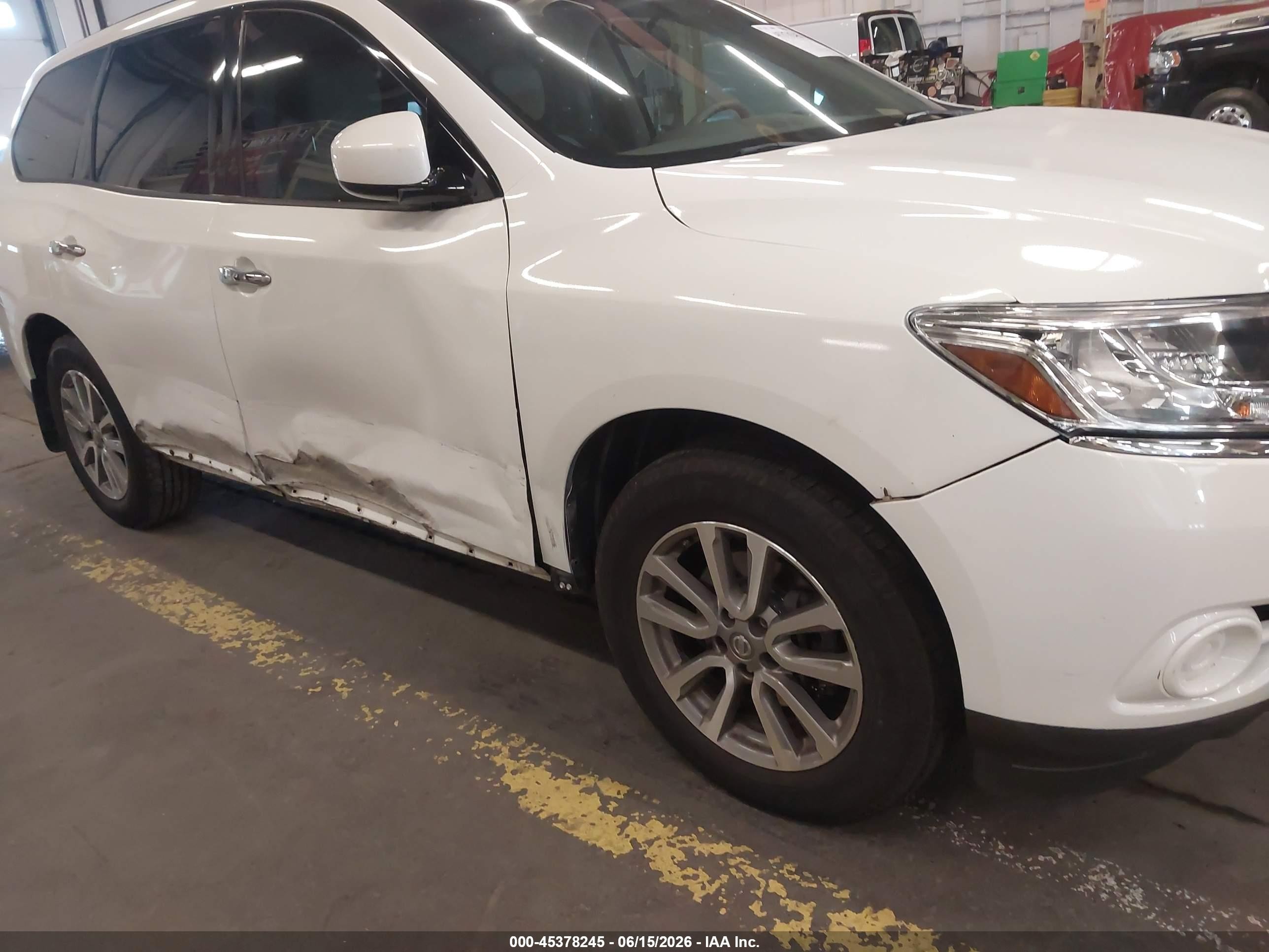 2014 Nissan Pathfinder S White vin: 5N1AR2MN8EC718621