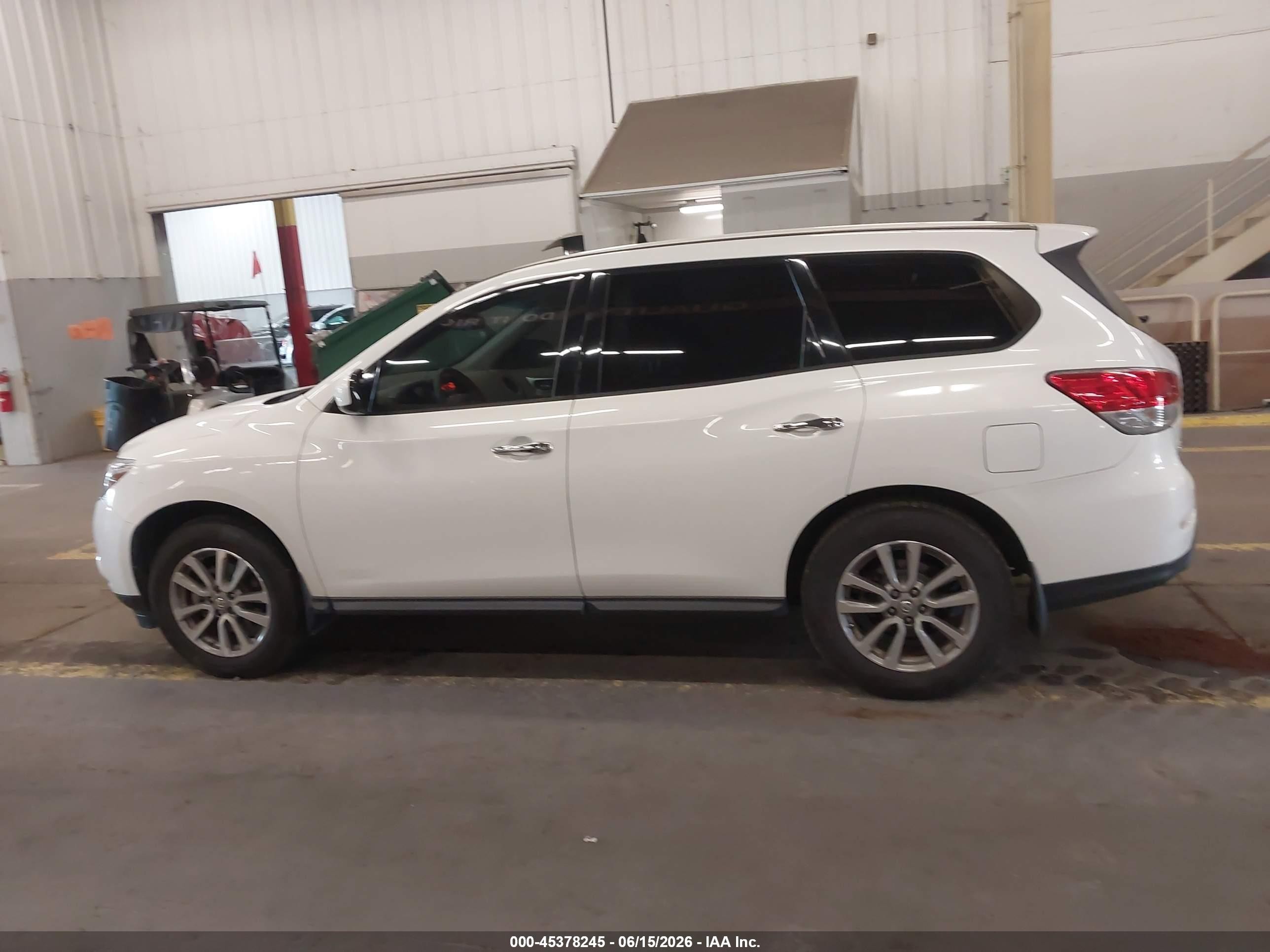 2014 Nissan Pathfinder S White vin: 5N1AR2MN8EC718621