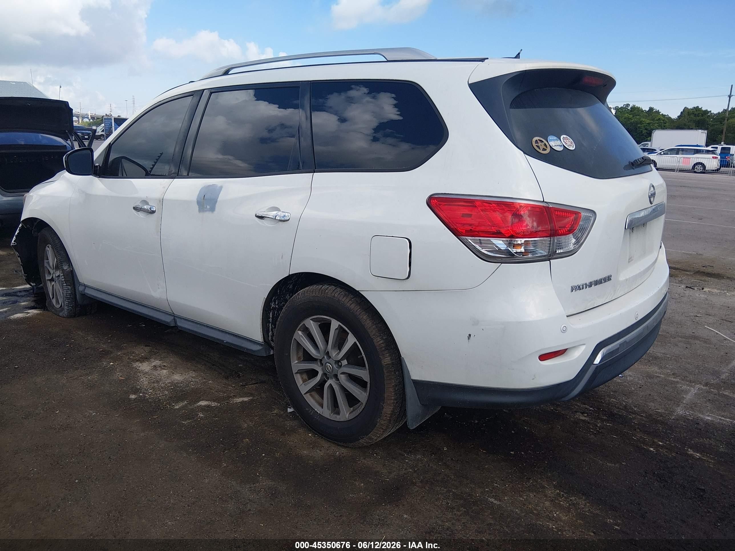 2014 Nissan Pathfinder Sv White vin: 5N1AR2MN8EC721034