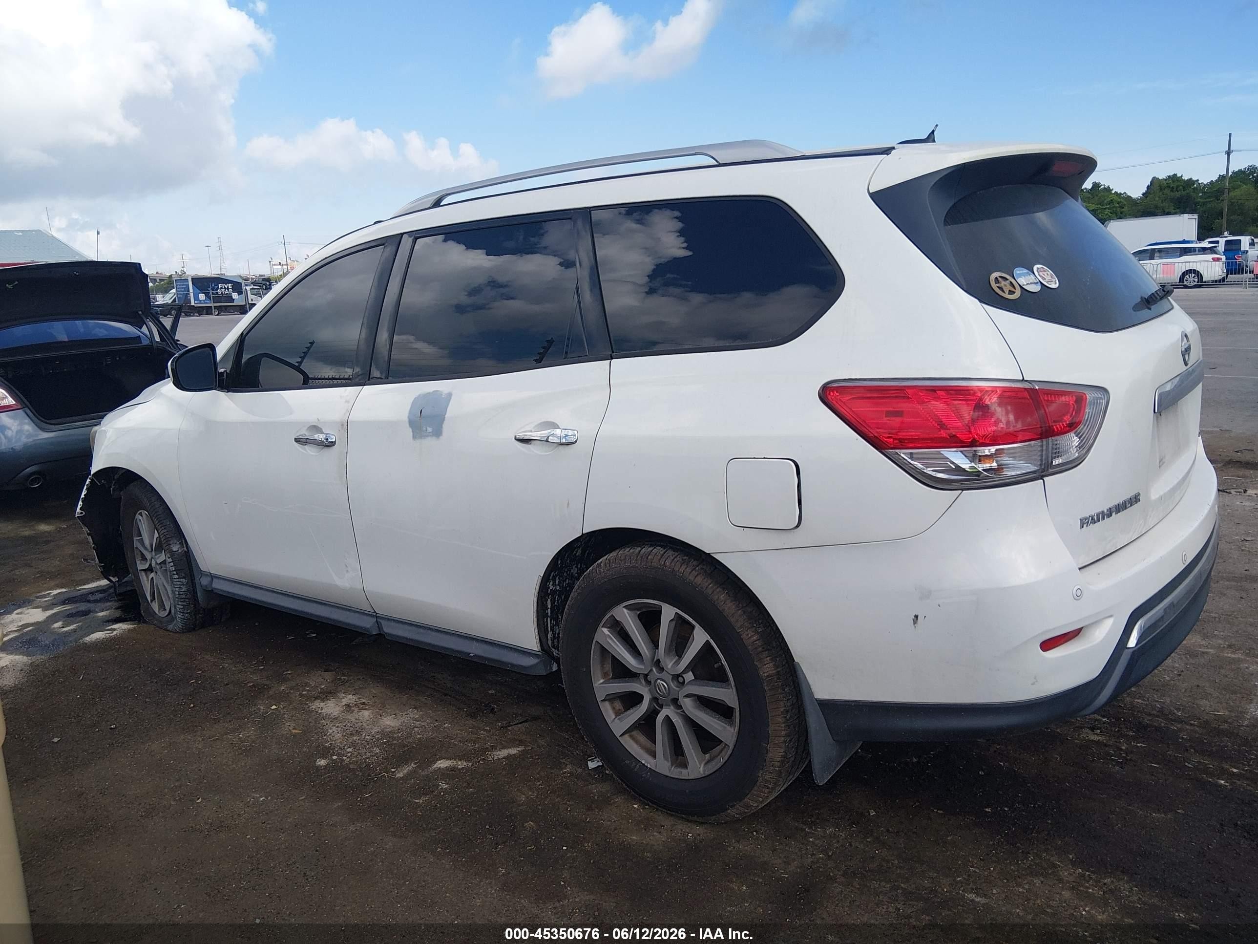 2014 Nissan Pathfinder Sv White vin: 5N1AR2MN8EC721034