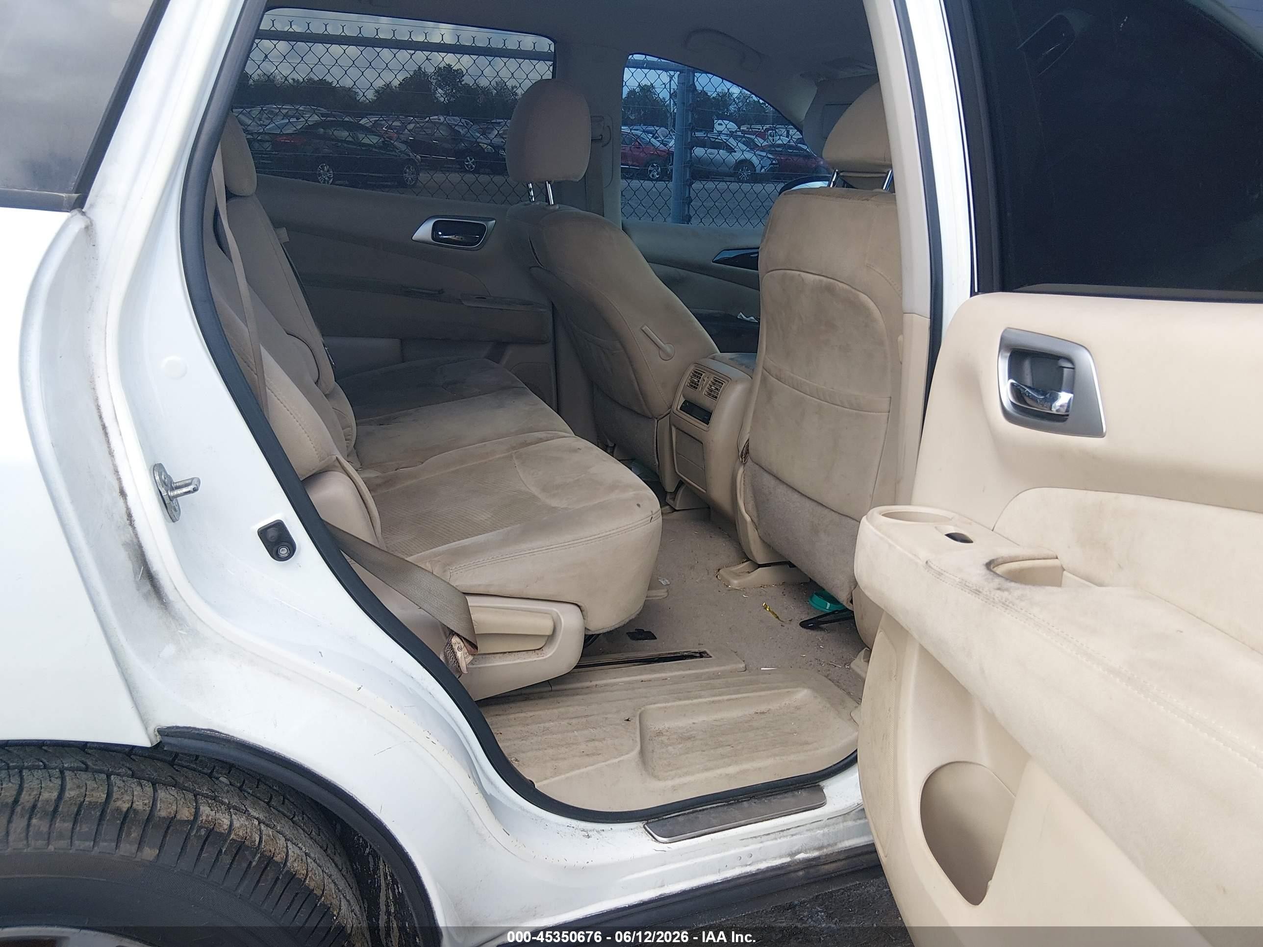 2014 Nissan Pathfinder Sv White vin: 5N1AR2MN8EC721034