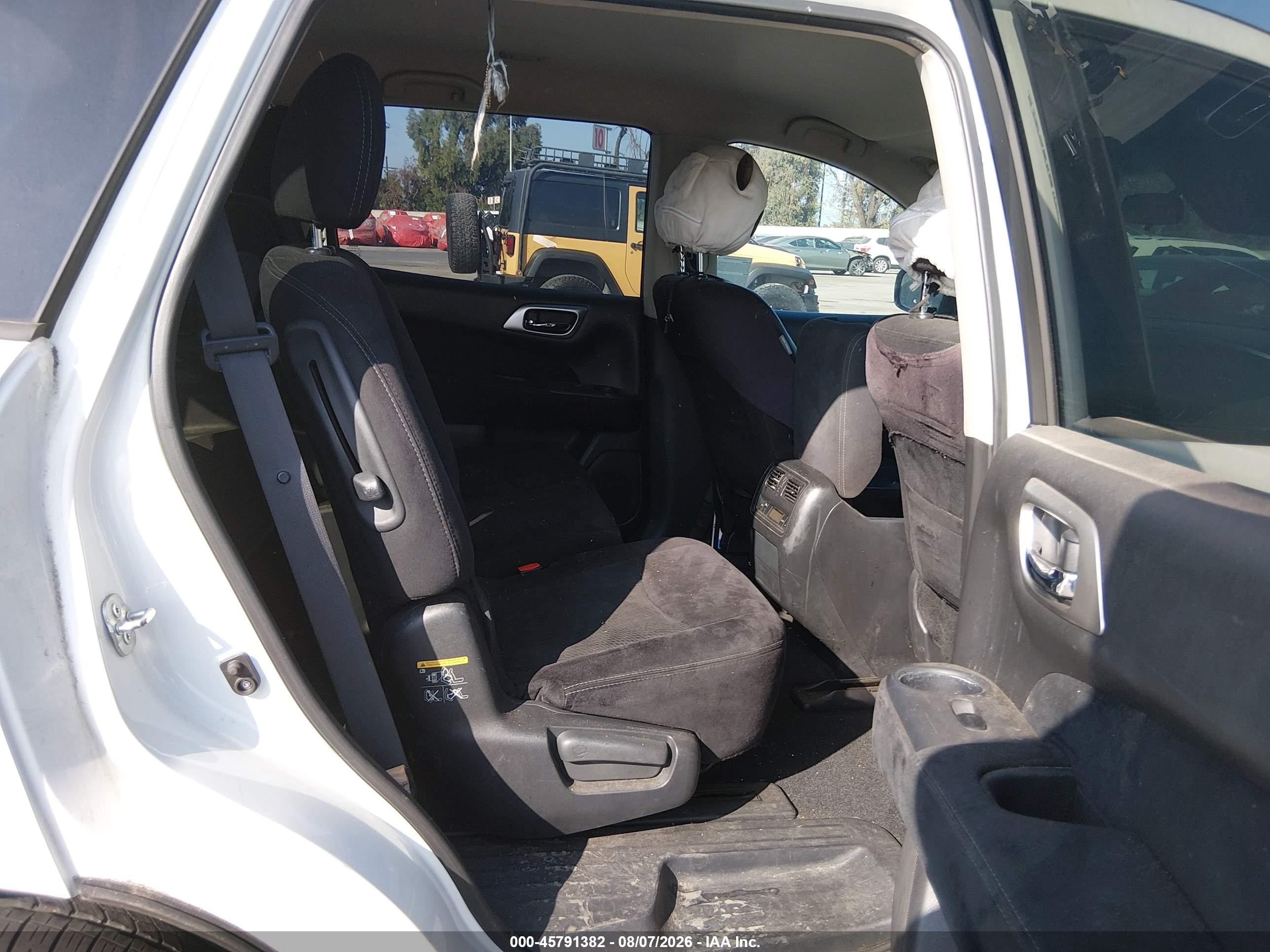 2014 Nissan Pathfinder Sv White vin: 5N1AR2MN8EC729831
