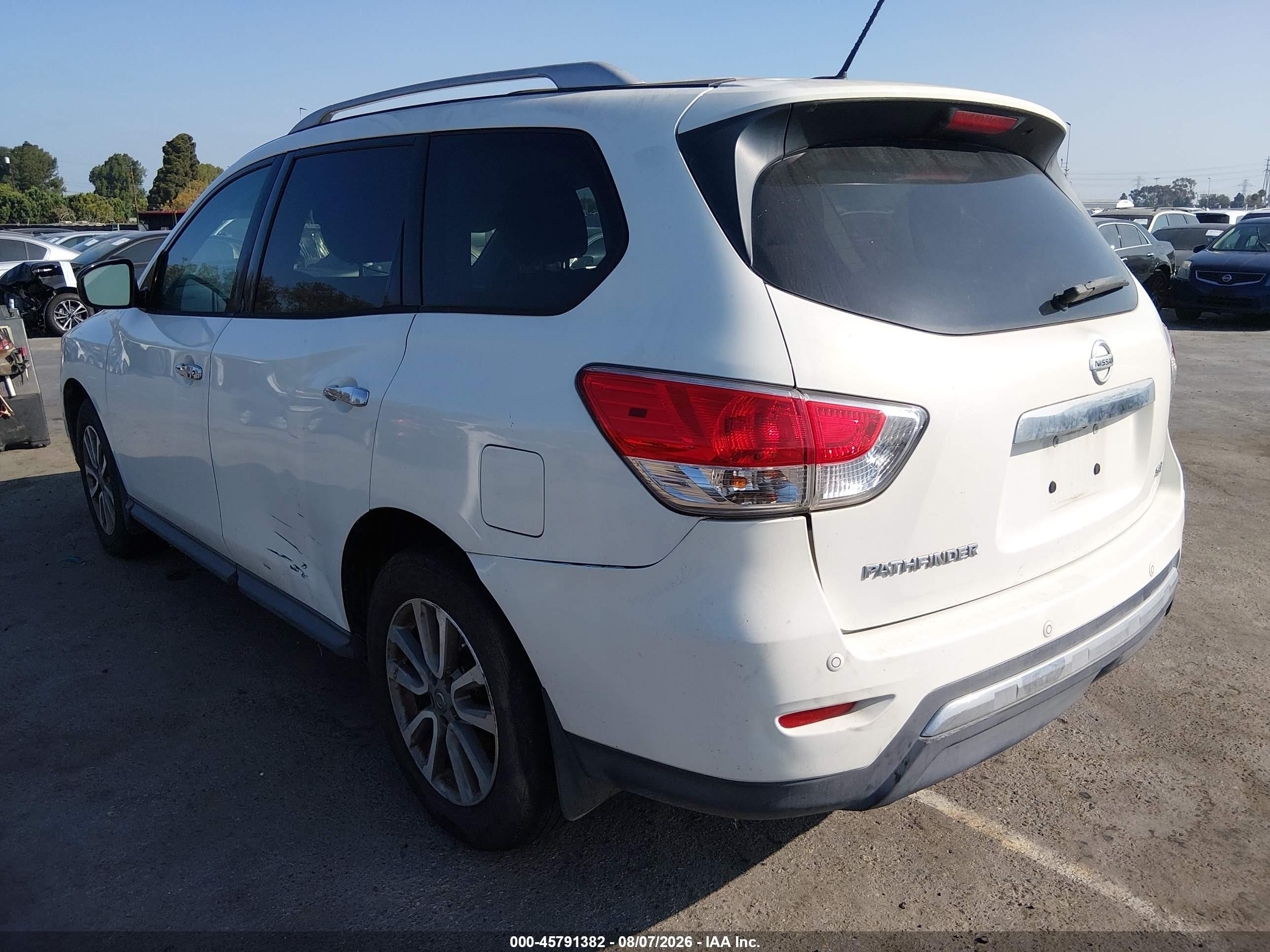 2014 Nissan Pathfinder Sv White vin: 5N1AR2MN8EC729831