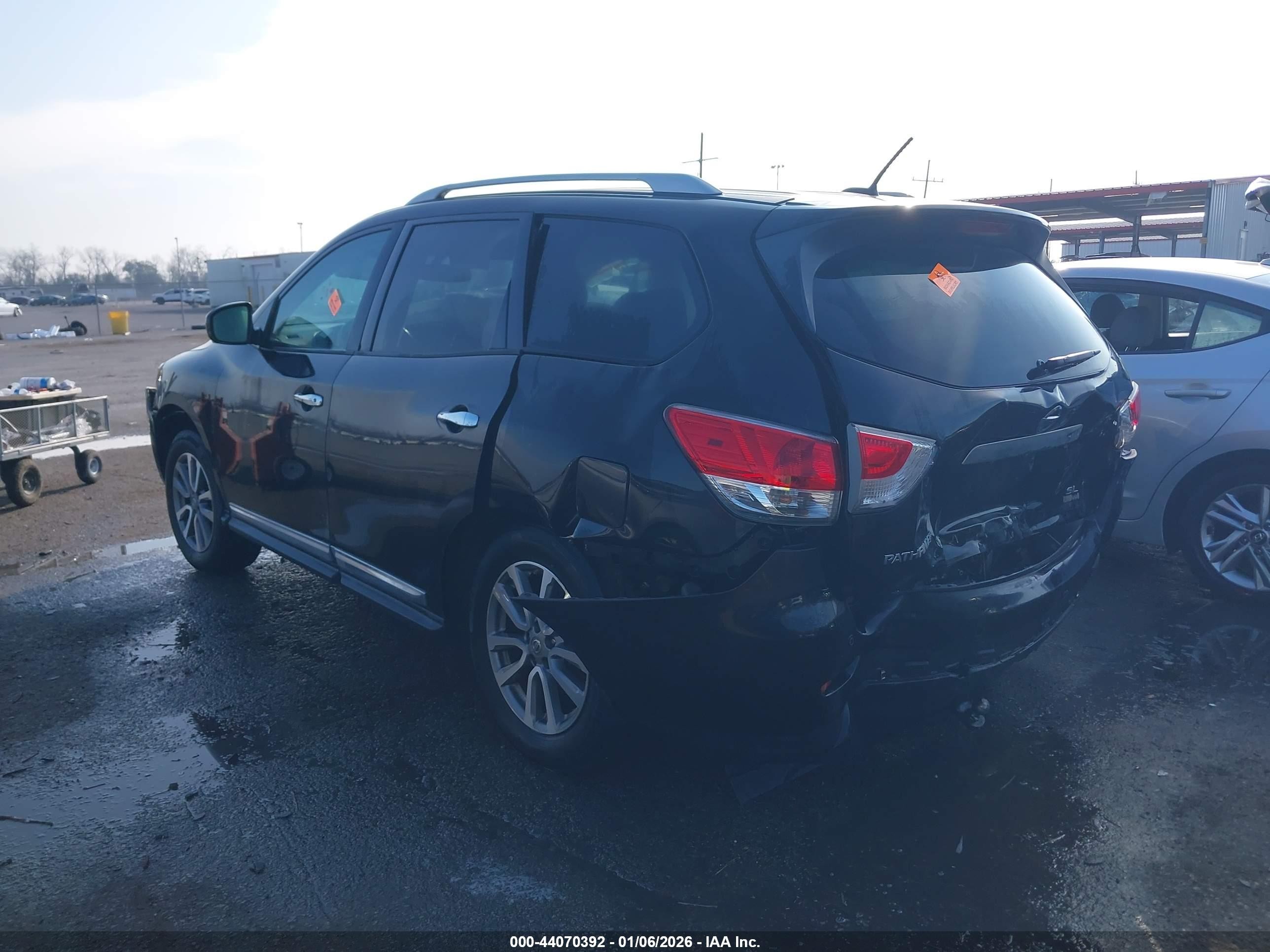2015 Nissan Pathfinder Sl Черный vin: 5N1AR2MN8FC605012