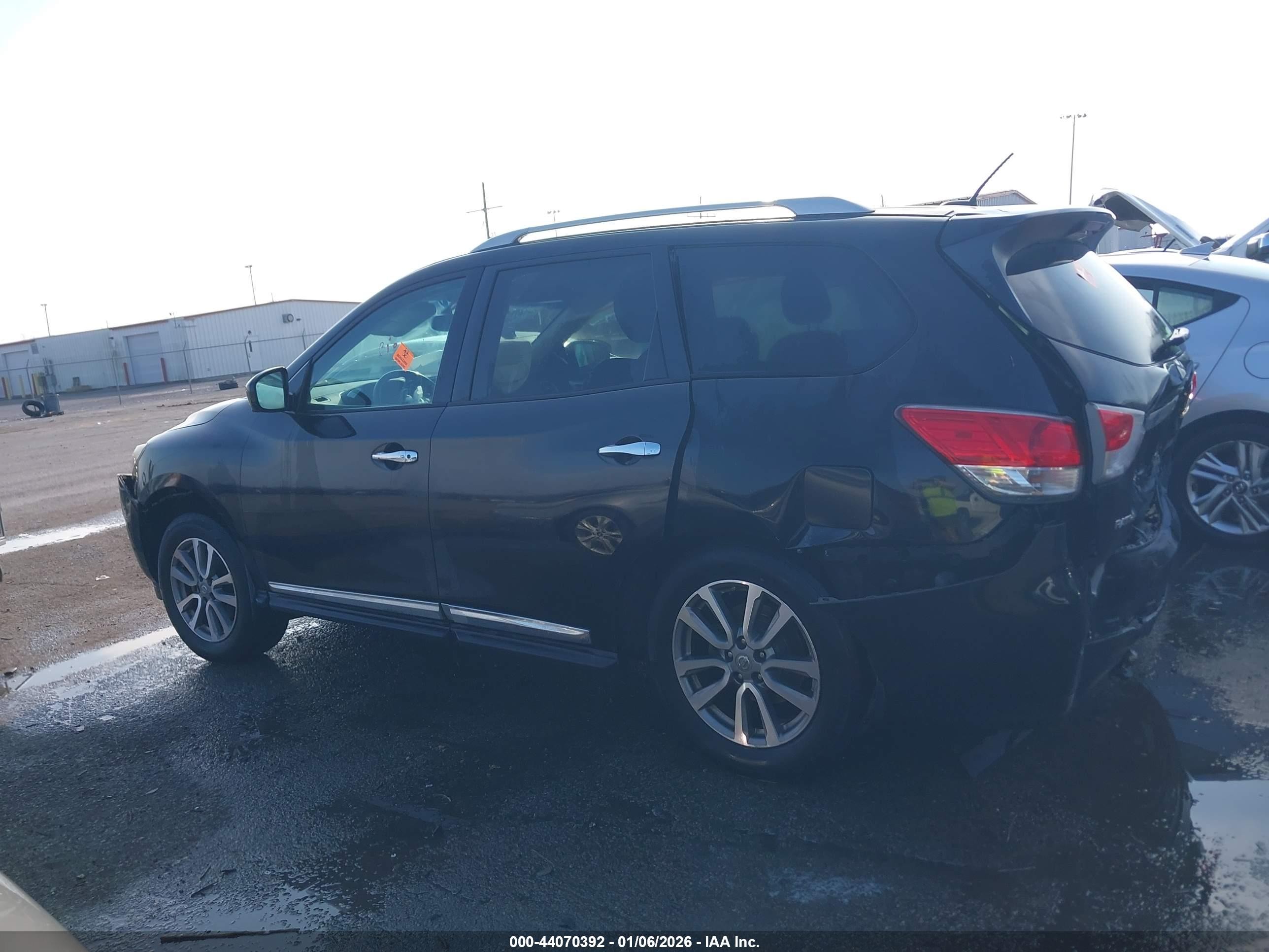 2015 Nissan Pathfinder Sl Черный vin: 5N1AR2MN8FC605012