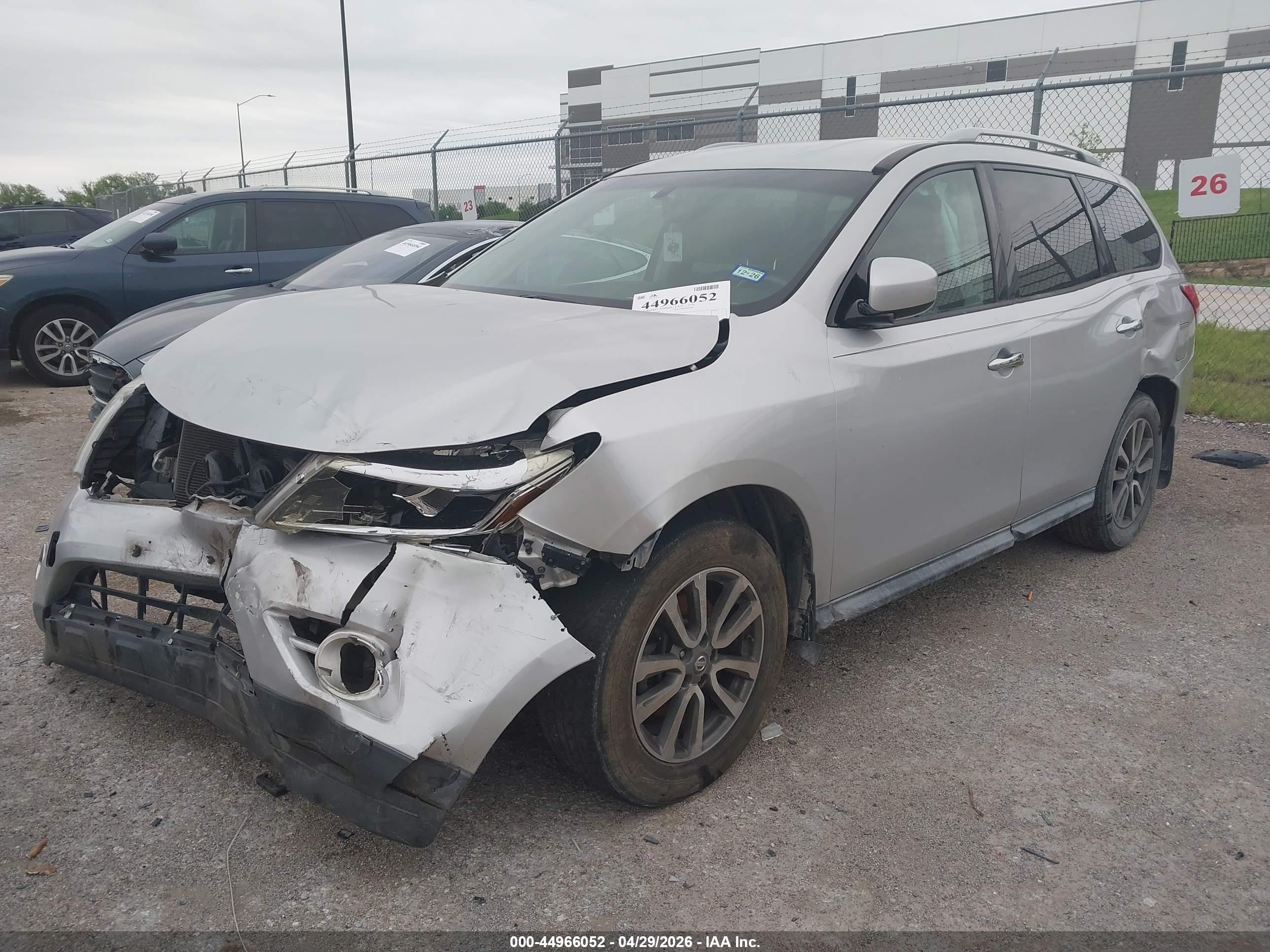 2015 Nissan Pathfinder Sv Silver vin: 5N1AR2MN8FC618097