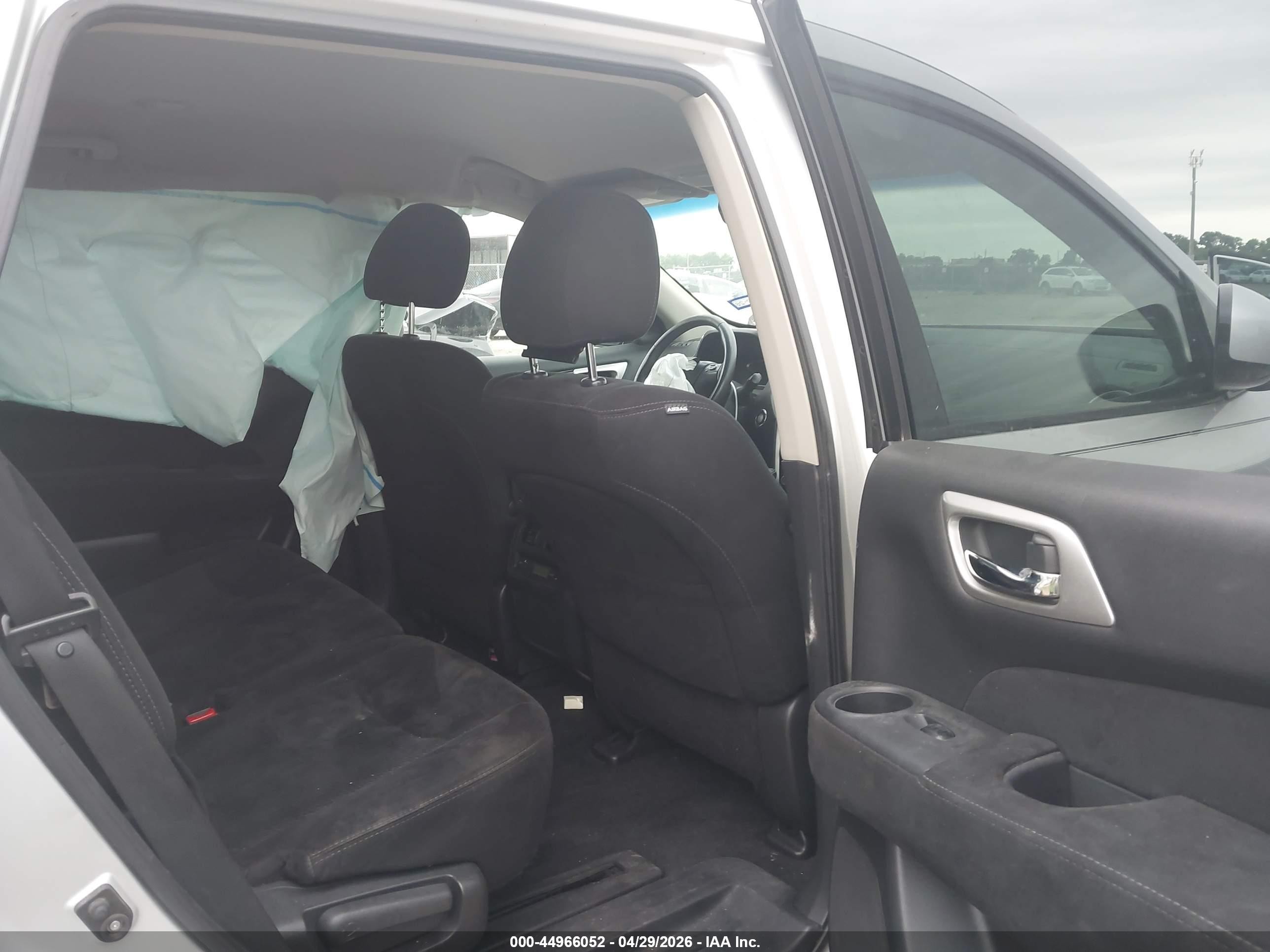 2015 Nissan Pathfinder Sv Silver vin: 5N1AR2MN8FC618097
