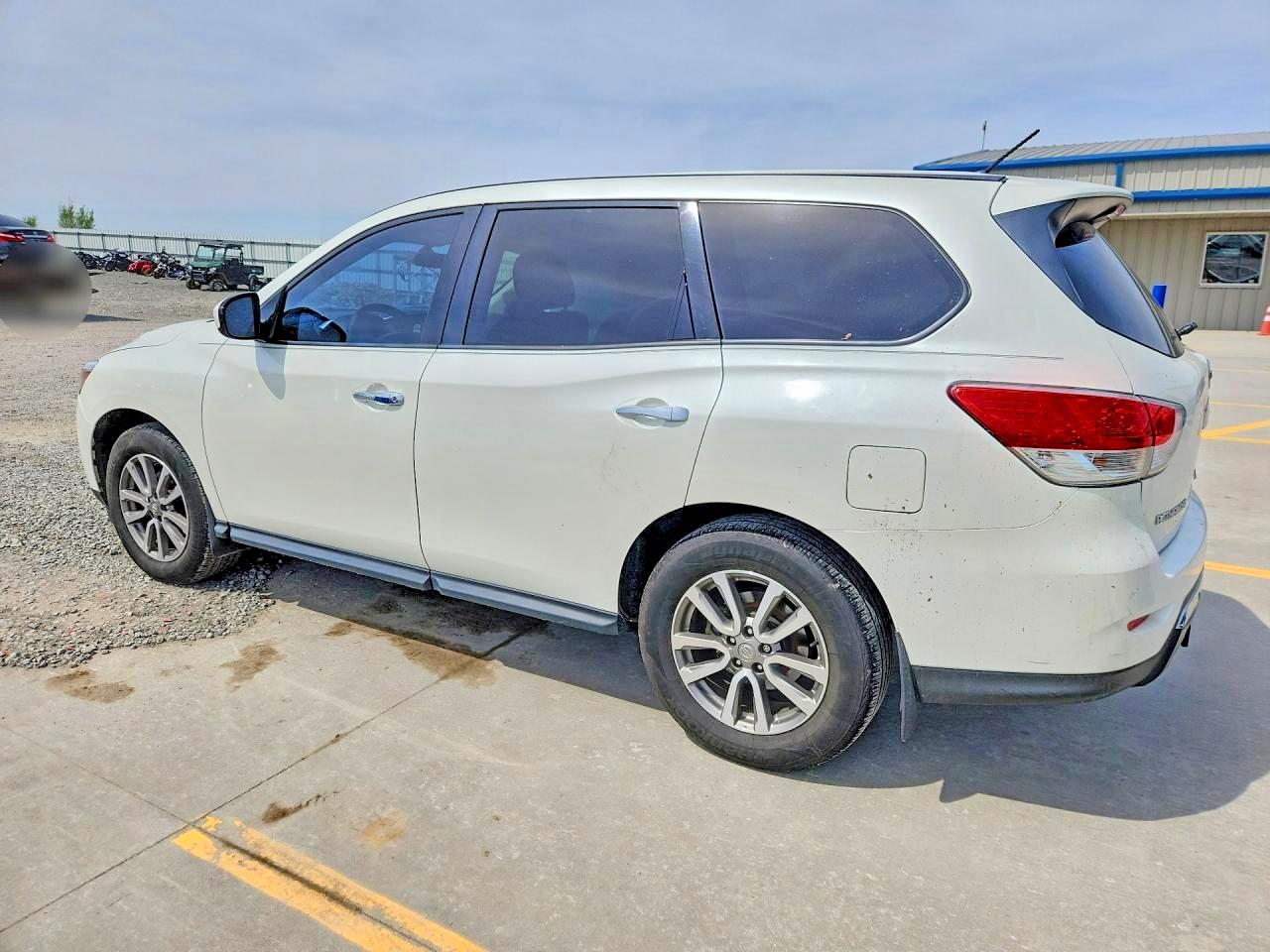 2015 Nissan Pathfinder S White vin: 5N1AR2MN8FC626720