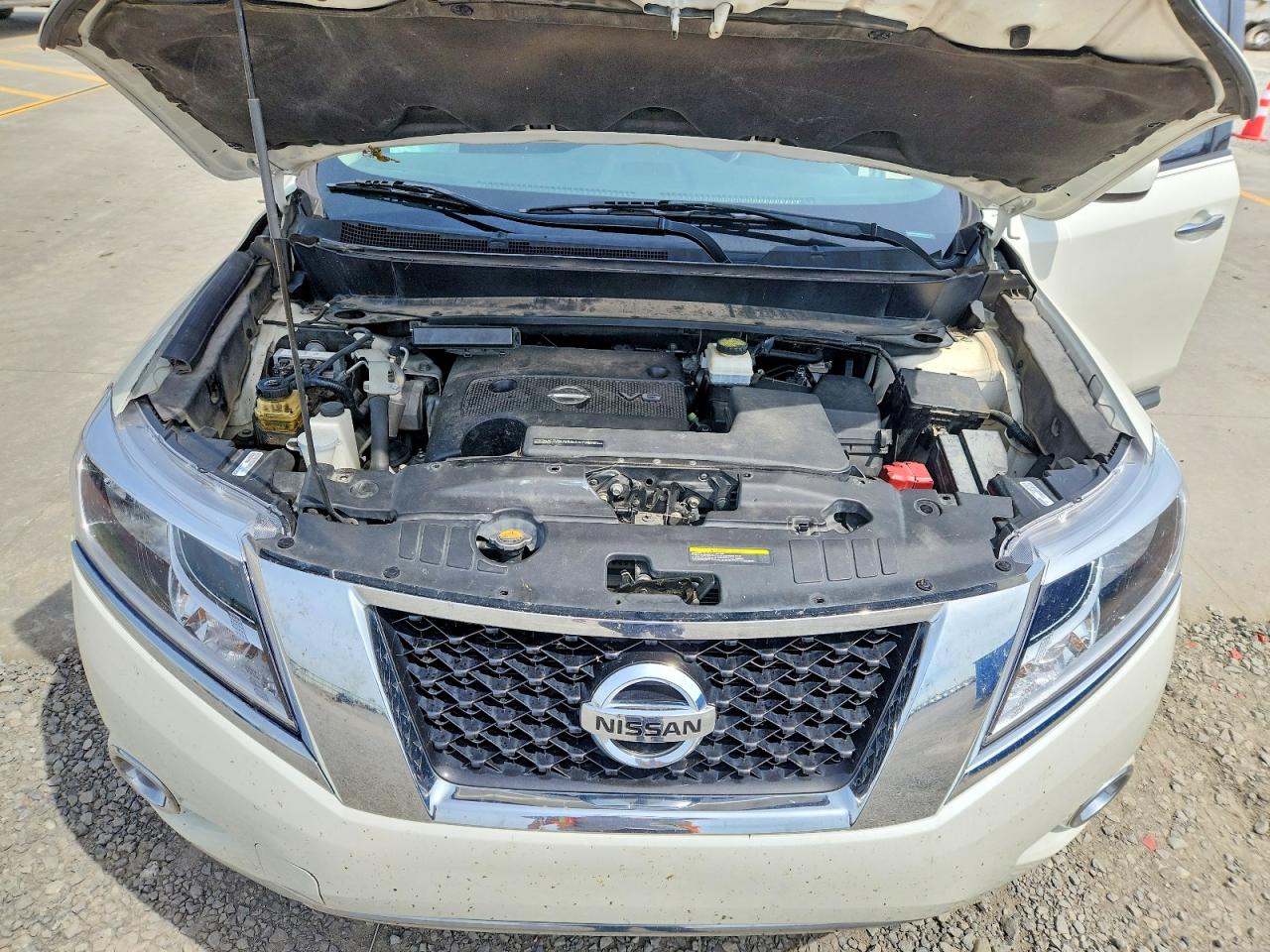 2015 Nissan Pathfinder S White vin: 5N1AR2MN8FC626720