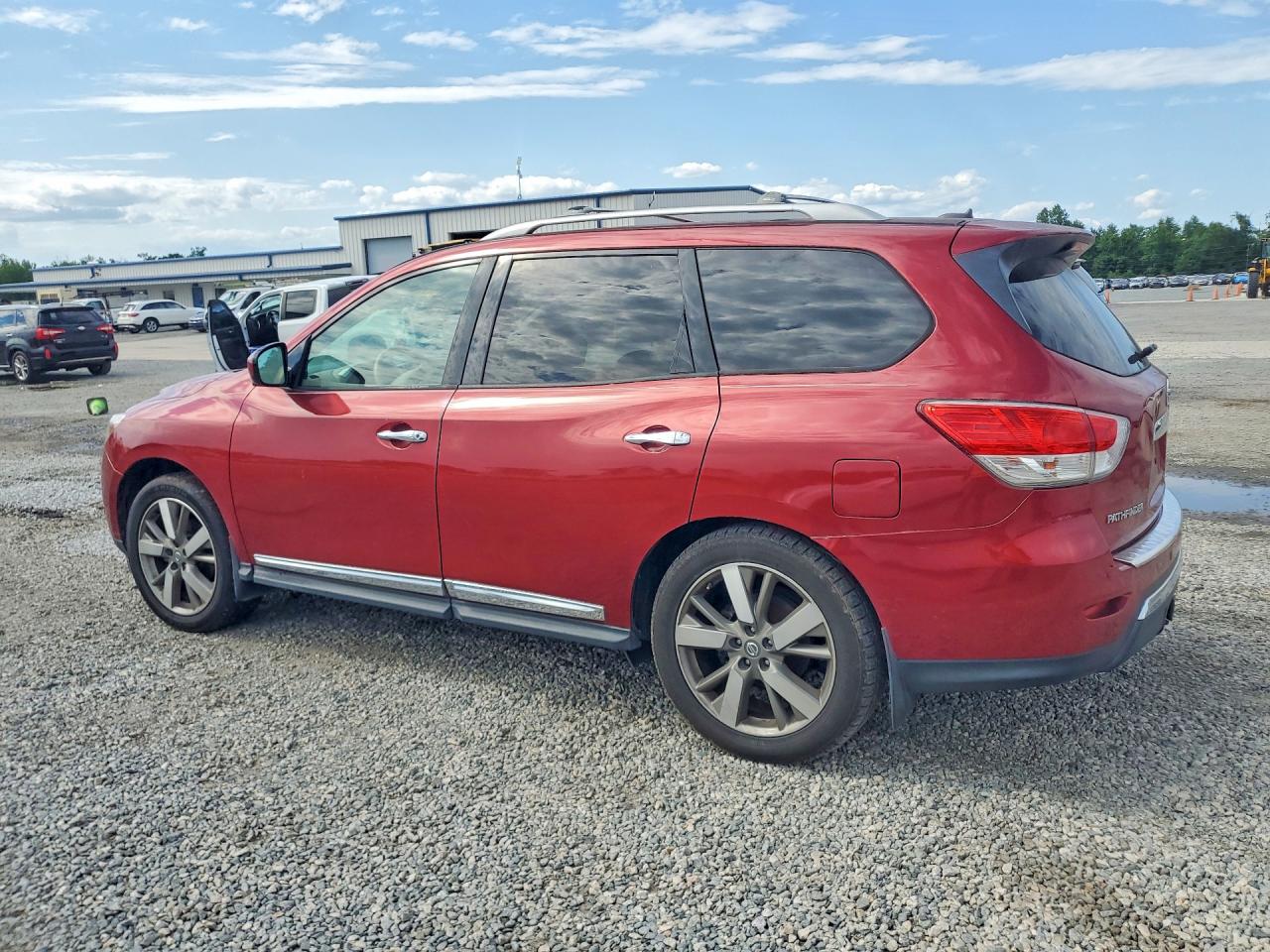 2015 Nissan Pathfinder Platinum Red vin: 5N1AR2MN8FC635773