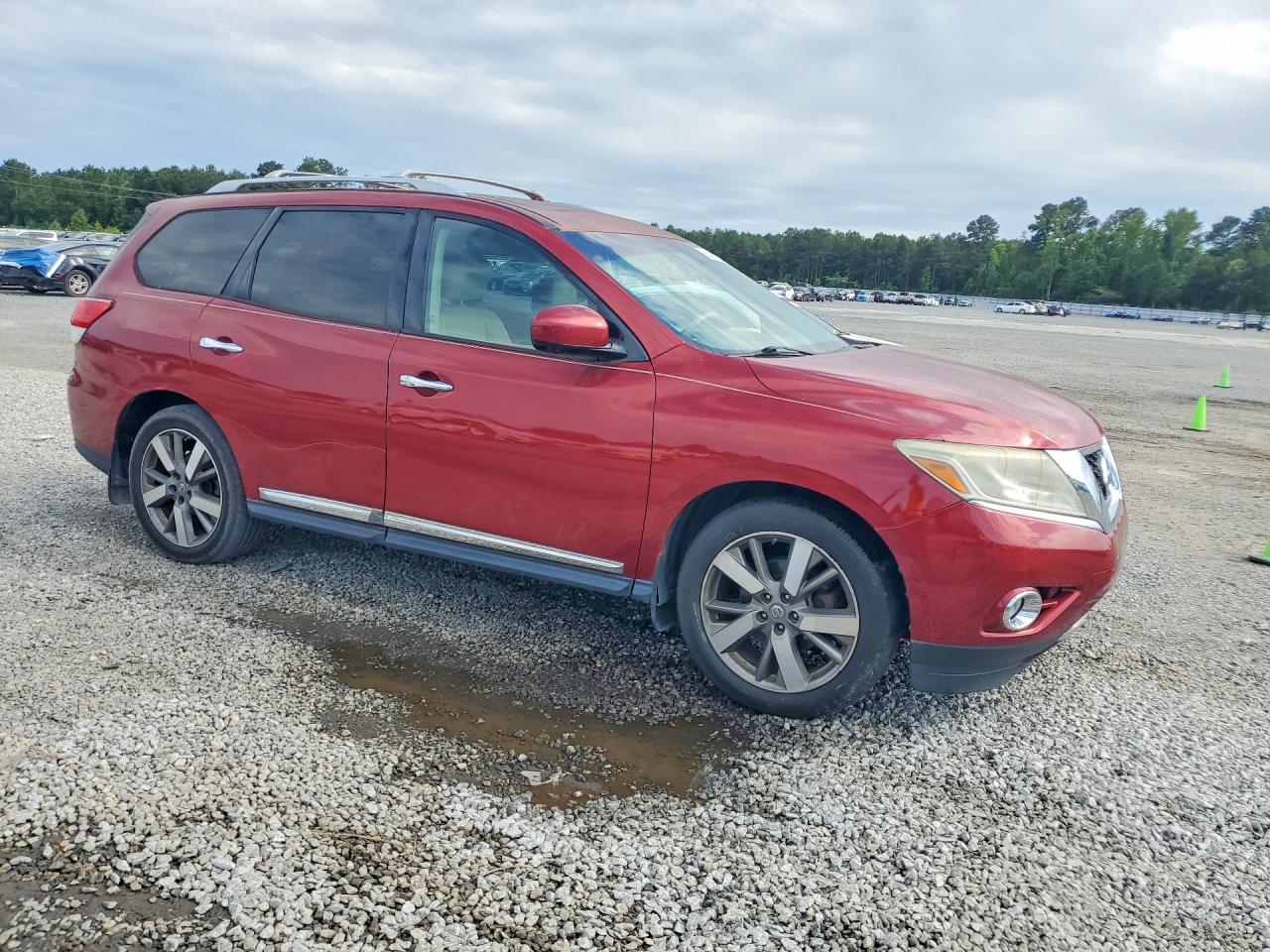 2015 Nissan Pathfinder Platinum Red vin: 5N1AR2MN8FC635773