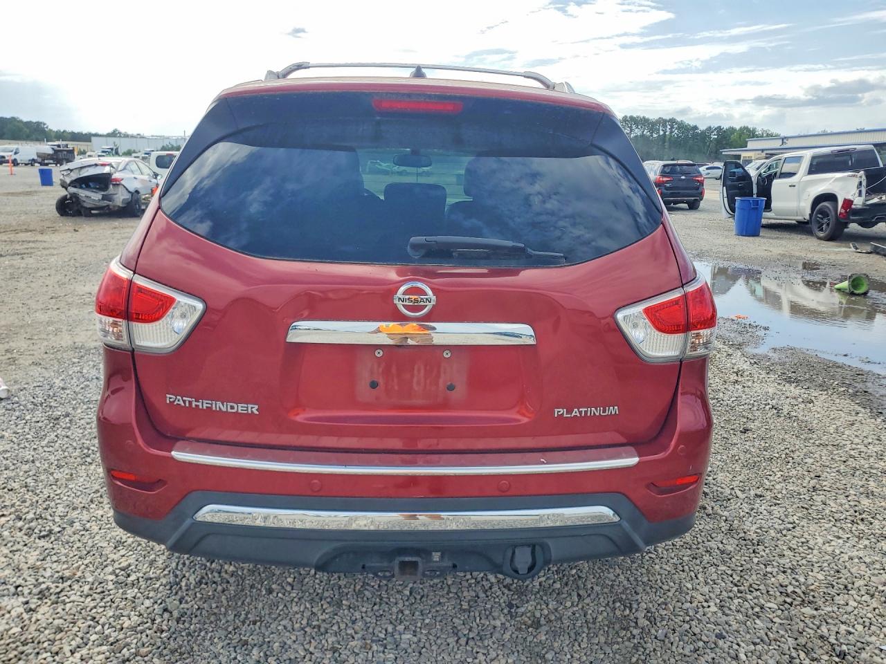 2015 Nissan Pathfinder Platinum Red vin: 5N1AR2MN8FC635773