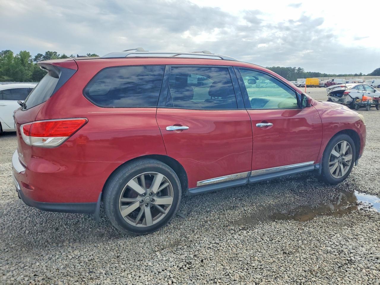 2015 Nissan Pathfinder Platinum Red vin: 5N1AR2MN8FC635773
