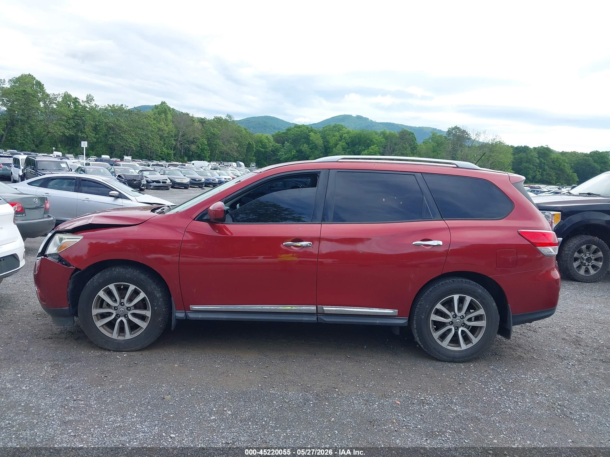 2015 Nissan Pathfinder Sl Red vin: 5N1AR2MN8FC643856
