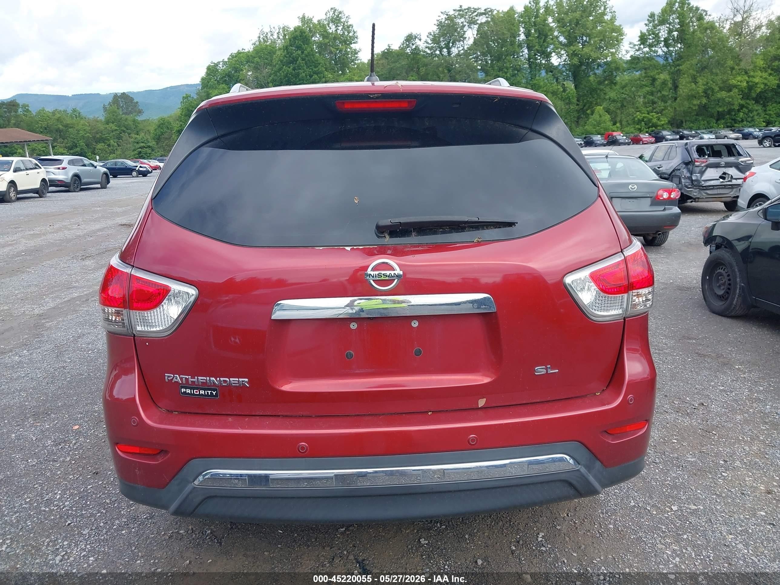 2015 Nissan Pathfinder Sl Red vin: 5N1AR2MN8FC643856