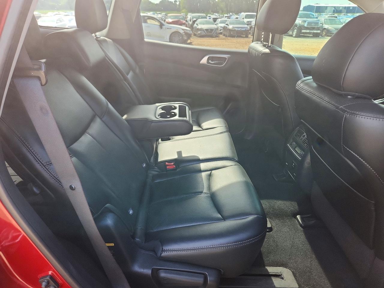 2015 Nissan Pathfinder S Red vin: 5N1AR2MN8FC687985