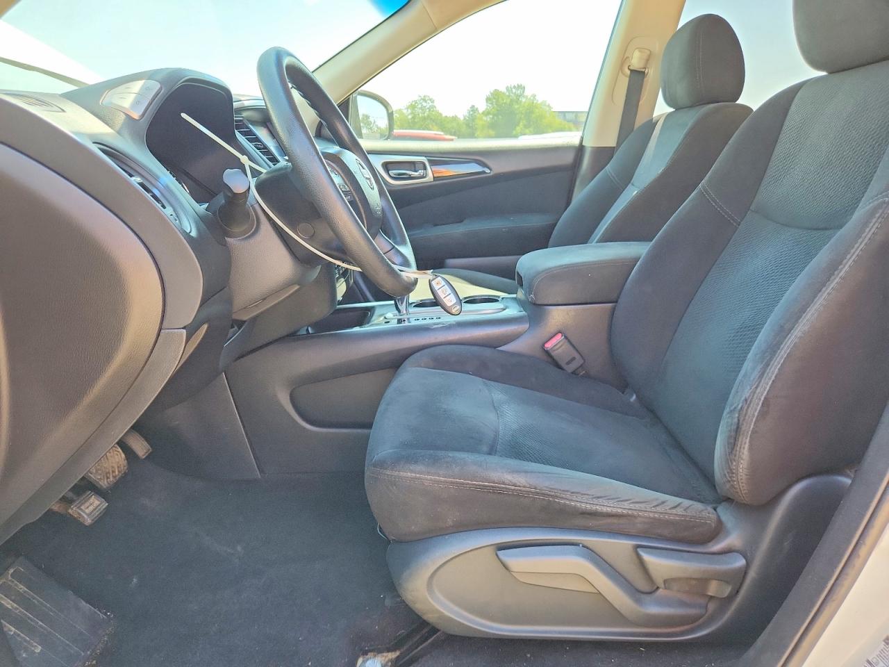 2015 Nissan Pathfinder S Белый vin: 5N1AR2MN8FC701707