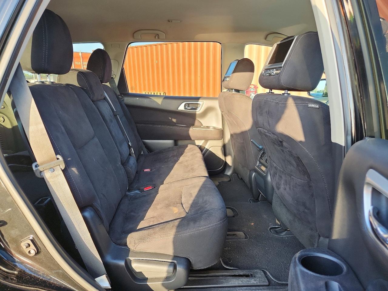 2015 Nissan Pathfinder Sv Черный vin: 5N1AR2MN8FC708432