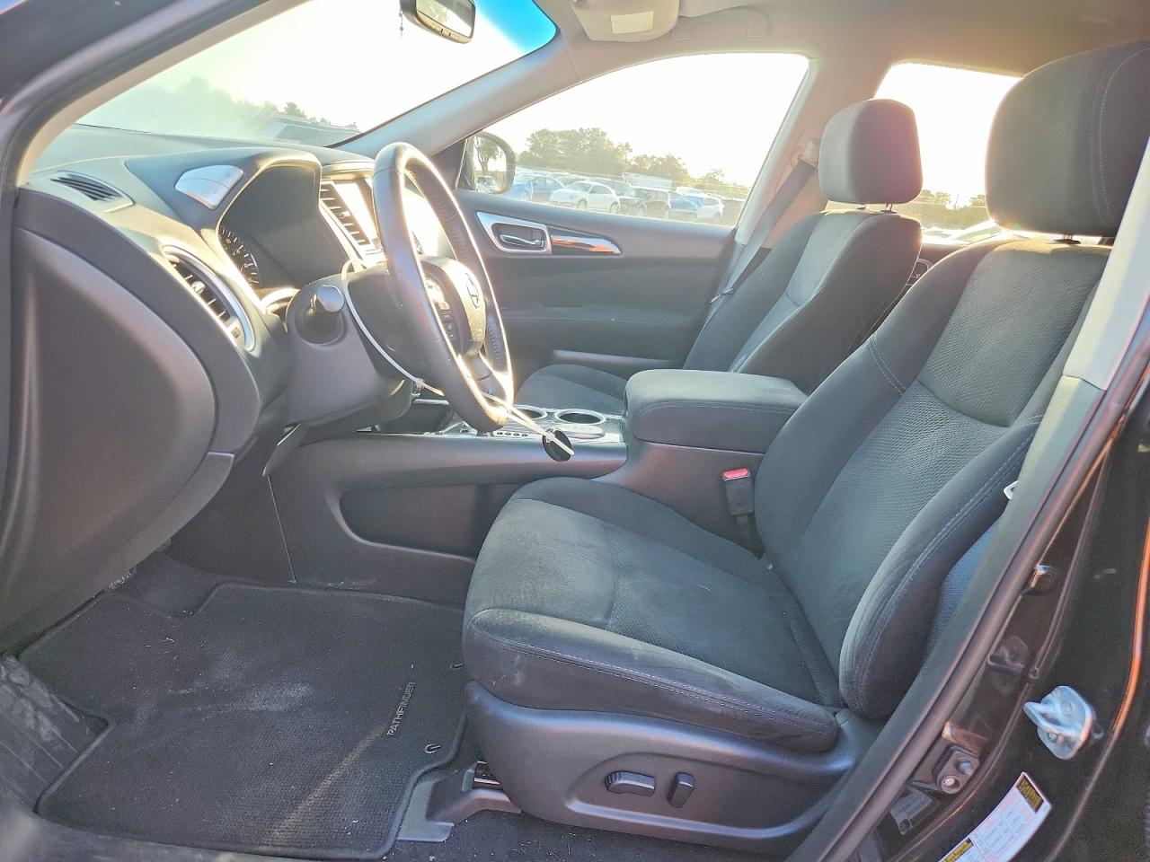 2015 Nissan Pathfinder Sv Черный vin: 5N1AR2MN8FC708432