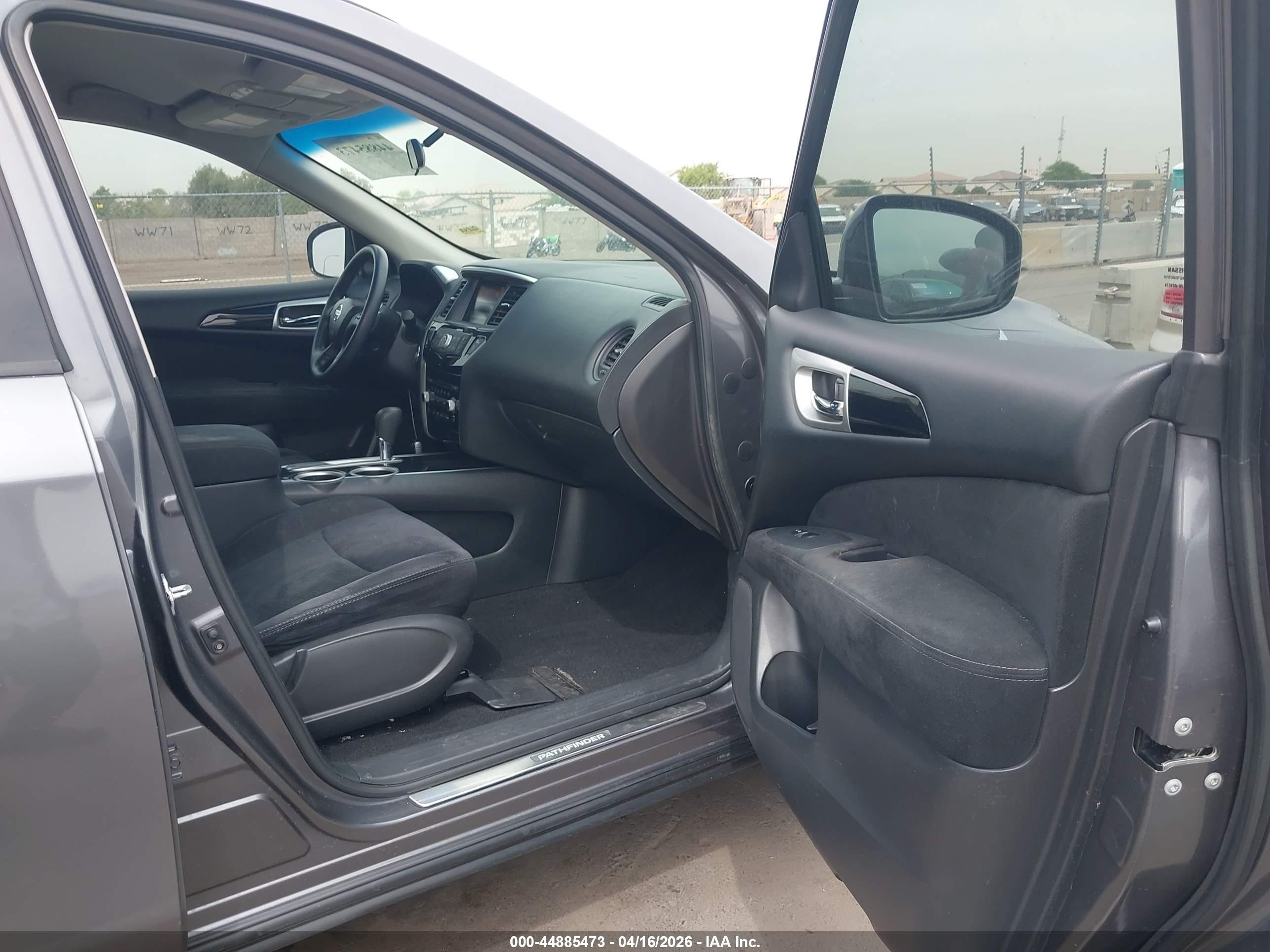 2016 Nissan Pathfinder S Gray vin: 5N1AR2MN8GC656558
