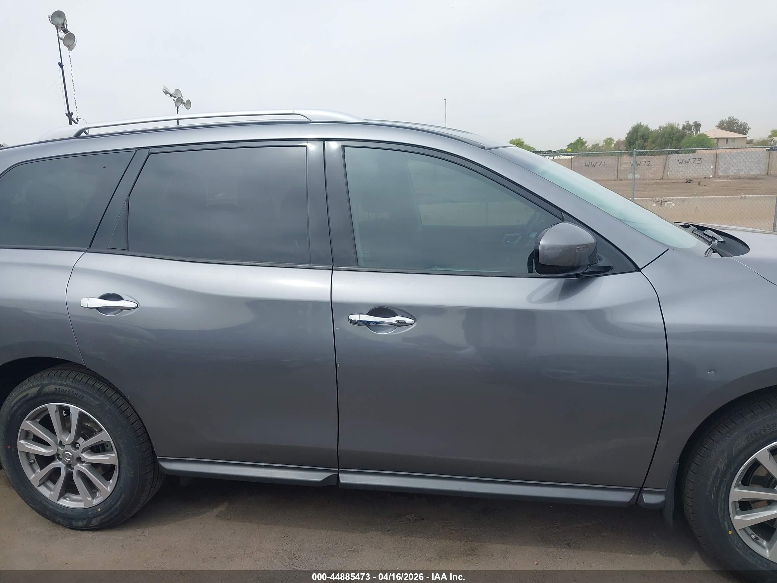 2016 Nissan Pathfinder S Gray vin: 5N1AR2MN8GC656558