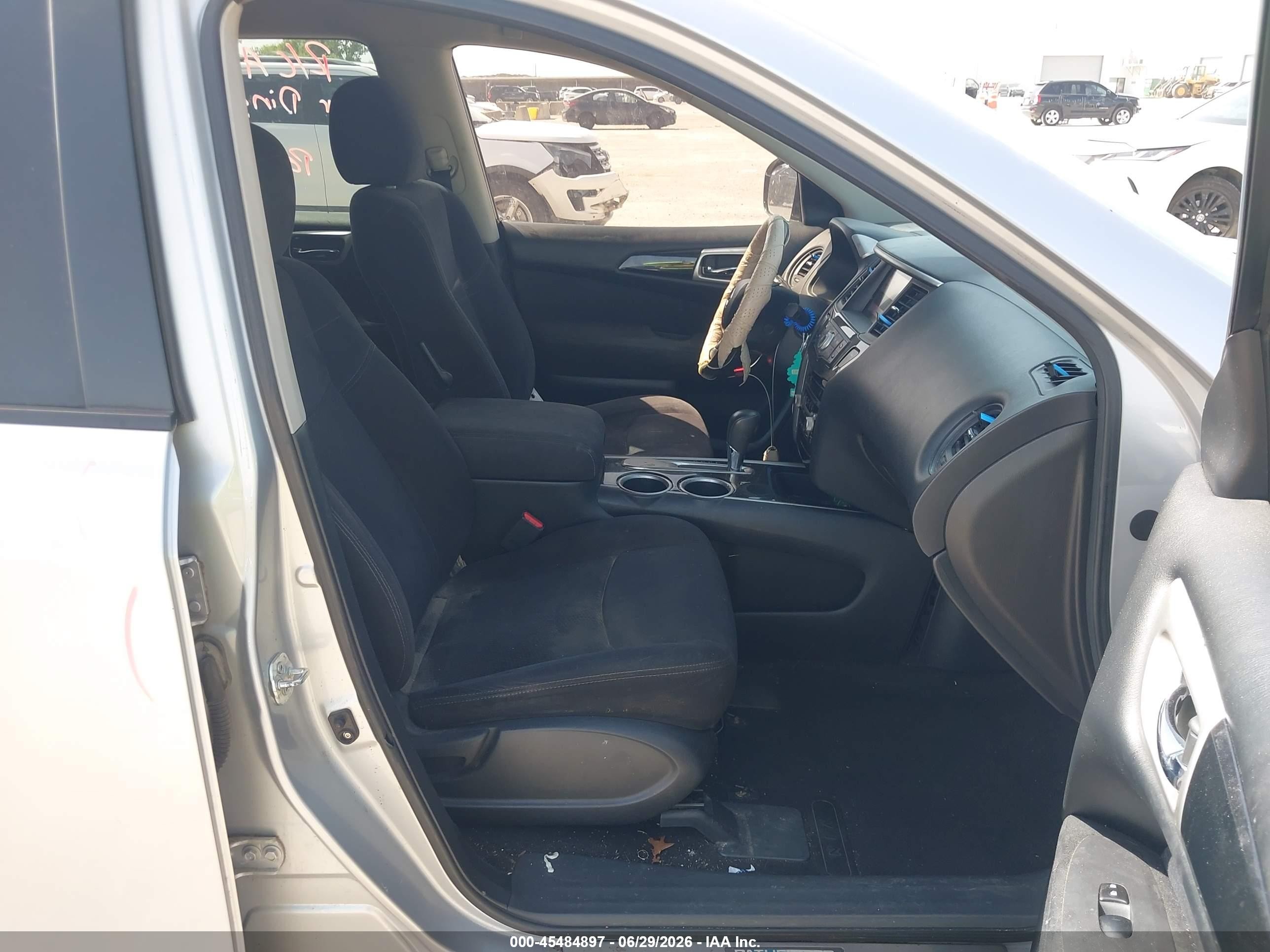 2013 Nissan Pathfinder S Silver vin: 5N1AR2MN9DC634693