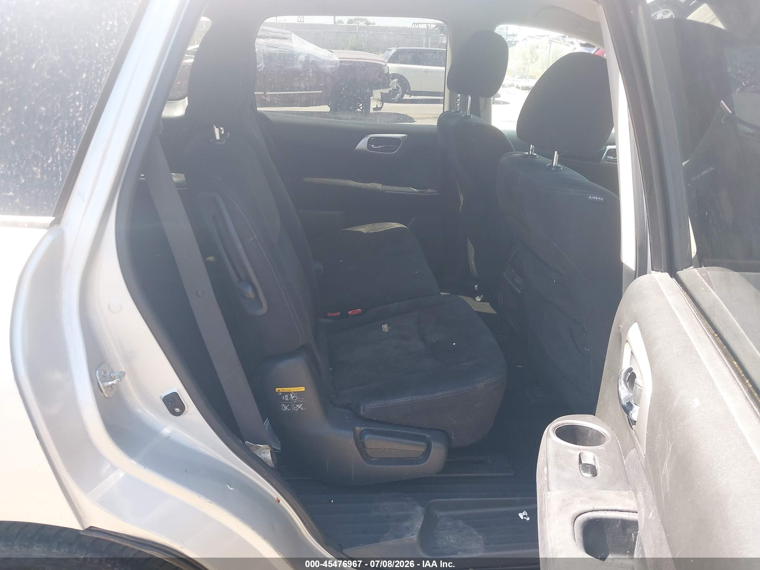 2013 Nissan Pathfinder Sv Silver vin: 5N1AR2MN9DC649307