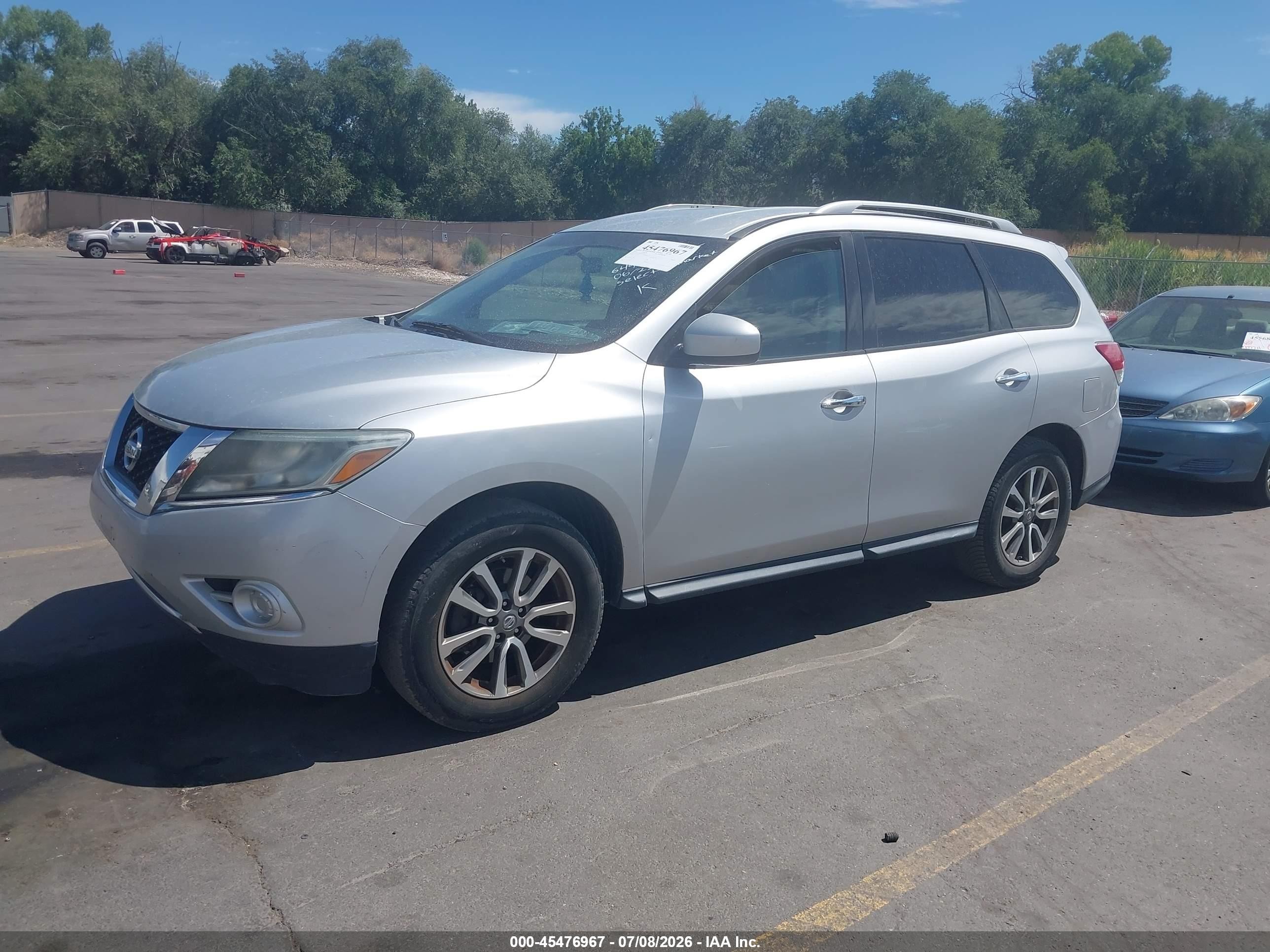 2013 Nissan Pathfinder Sv Silver vin: 5N1AR2MN9DC649307