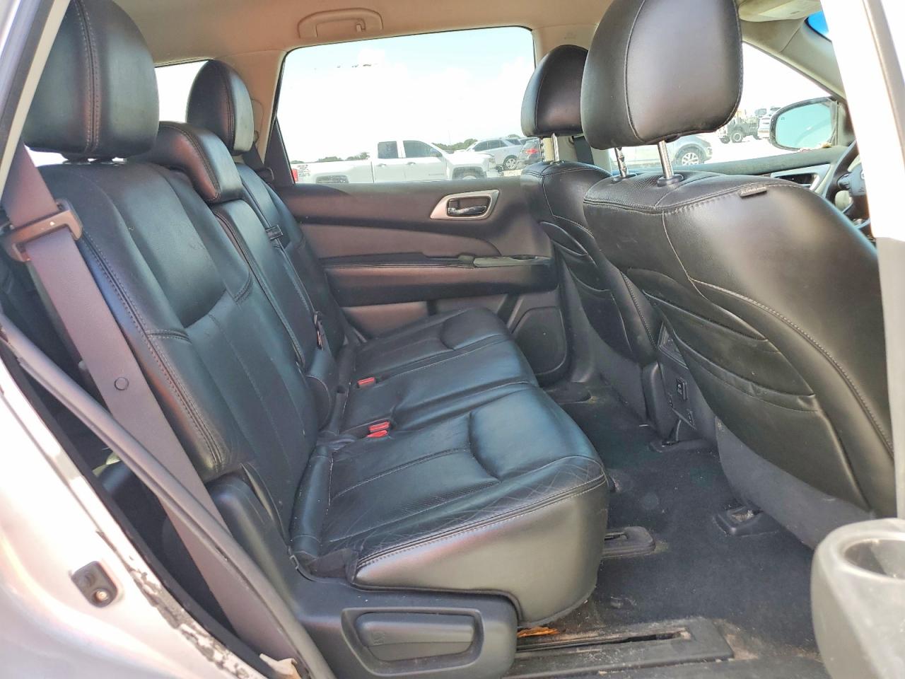 2013 Nissan Pathfinder S Silver vin: 5N1AR2MN9DC679472