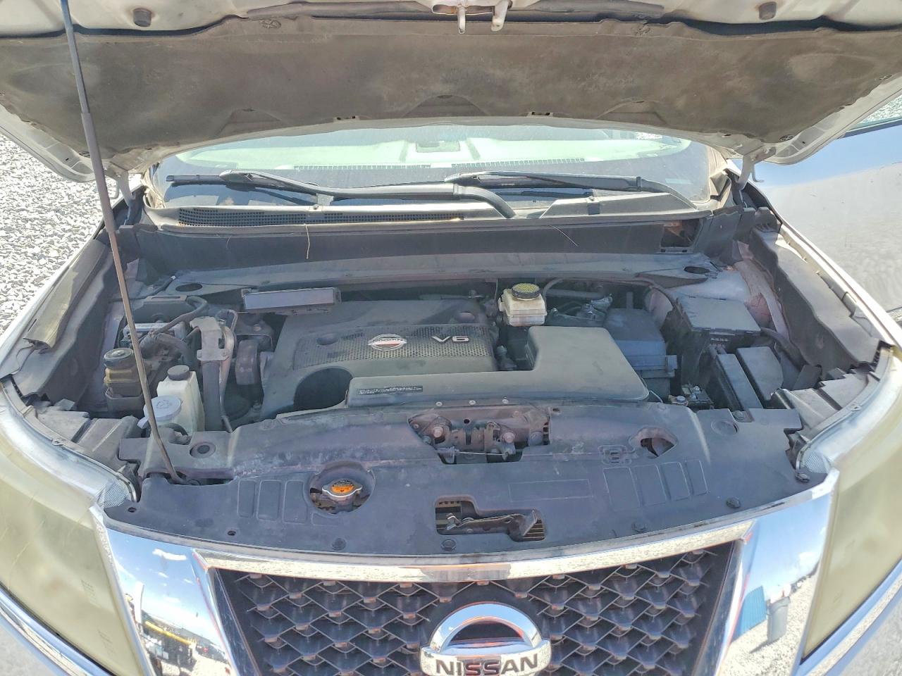 2013 Nissan Pathfinder S Silver vin: 5N1AR2MN9DC679472