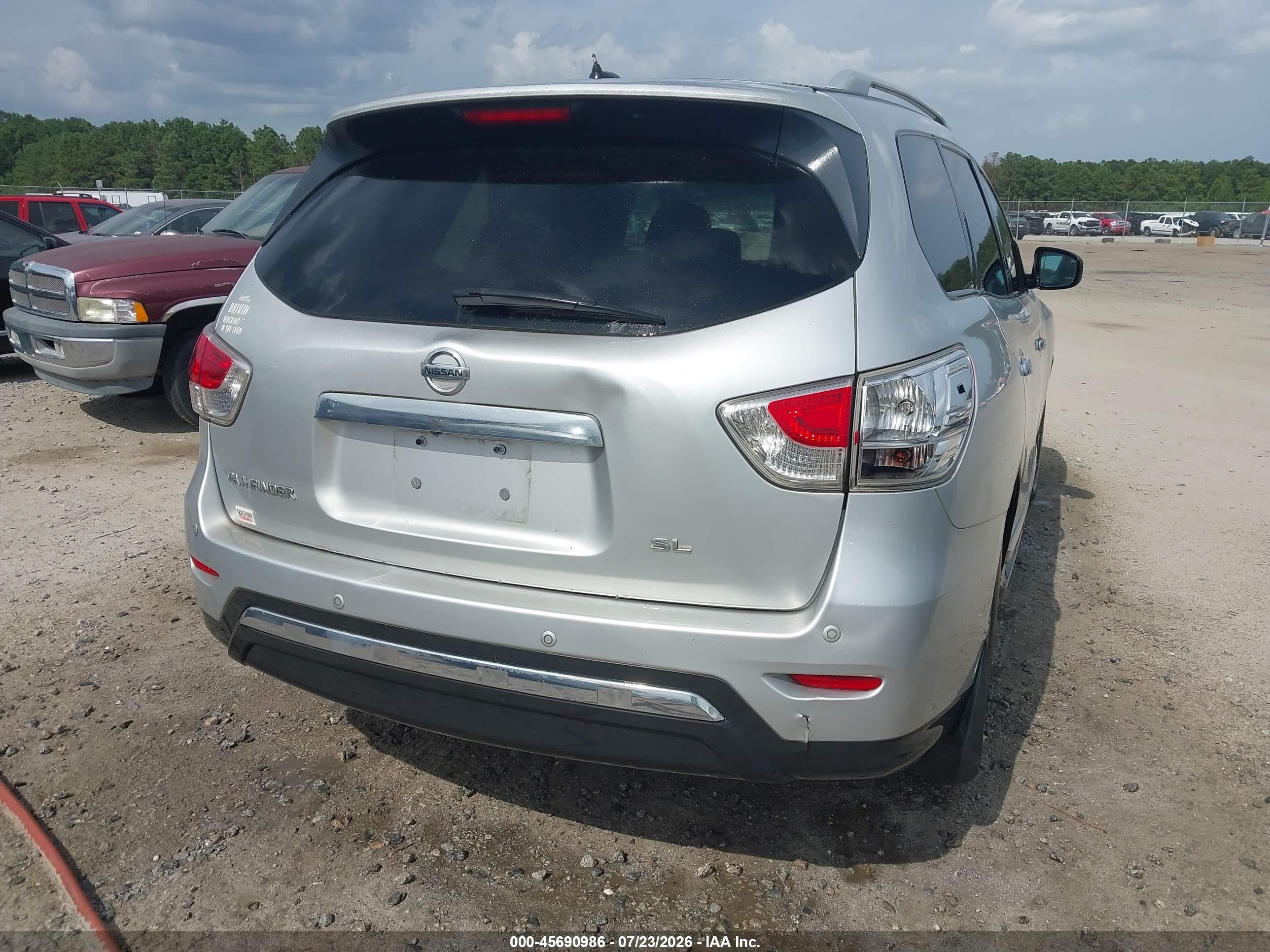2014 Nissan Pathfinder Sl Silver vin: 5N1AR2MN9EC601551