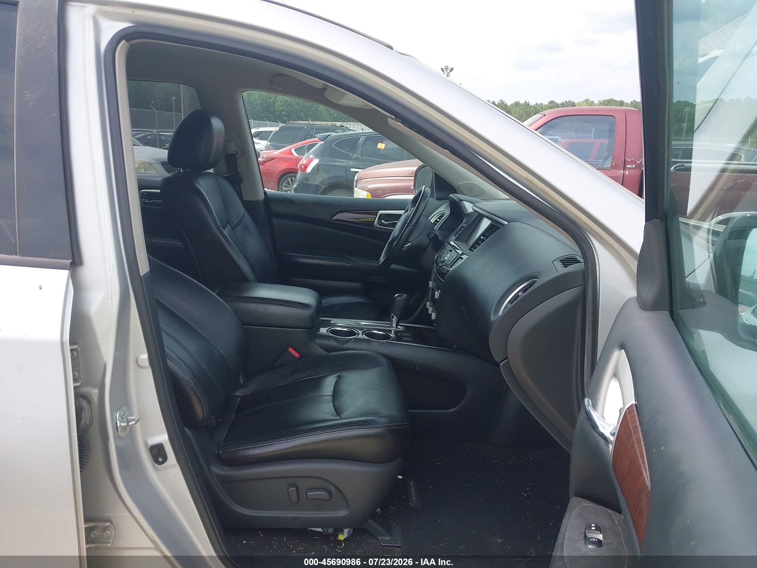 2014 Nissan Pathfinder Sl Silver vin: 5N1AR2MN9EC601551