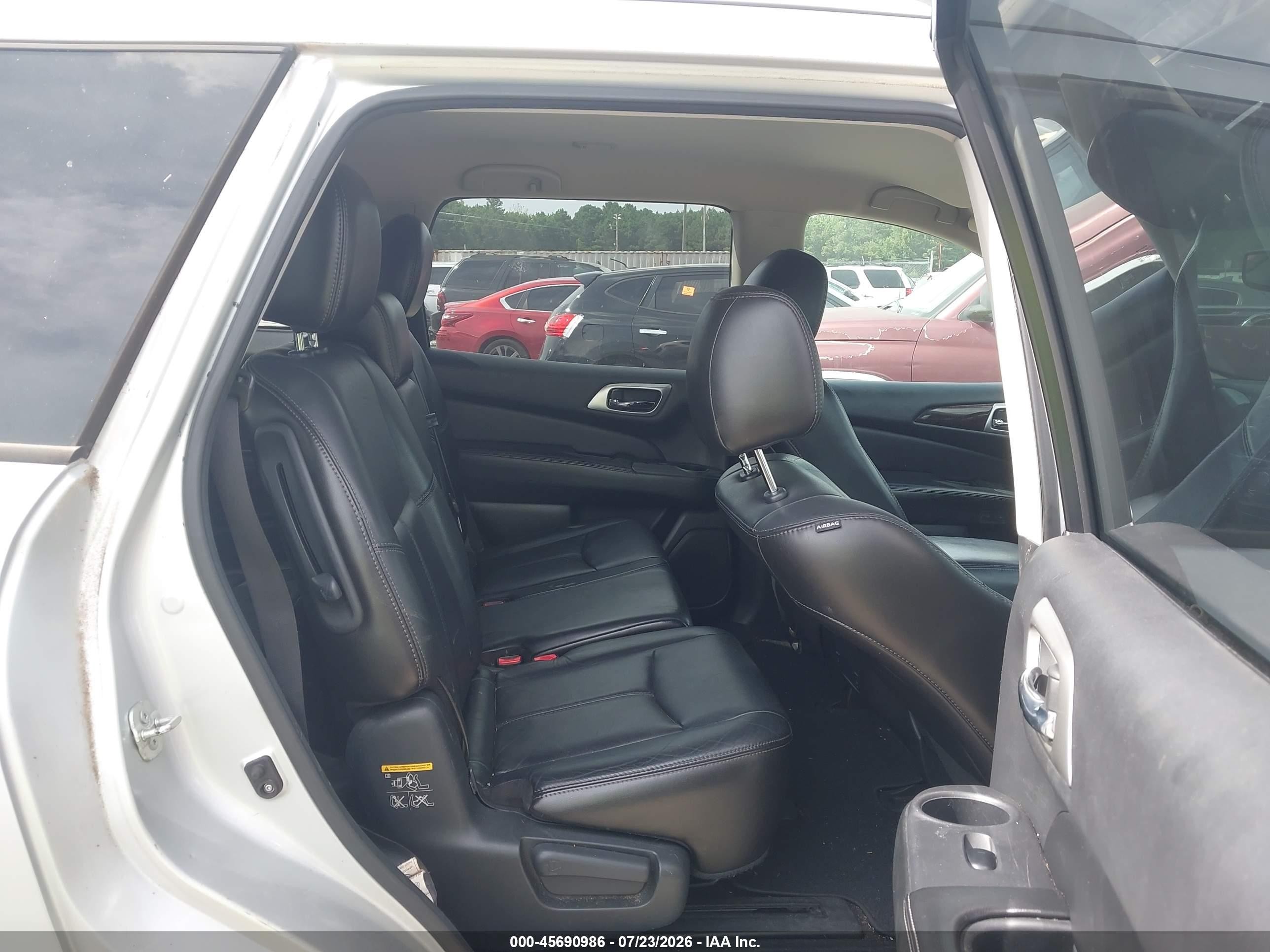 2014 Nissan Pathfinder Sl Silver vin: 5N1AR2MN9EC601551