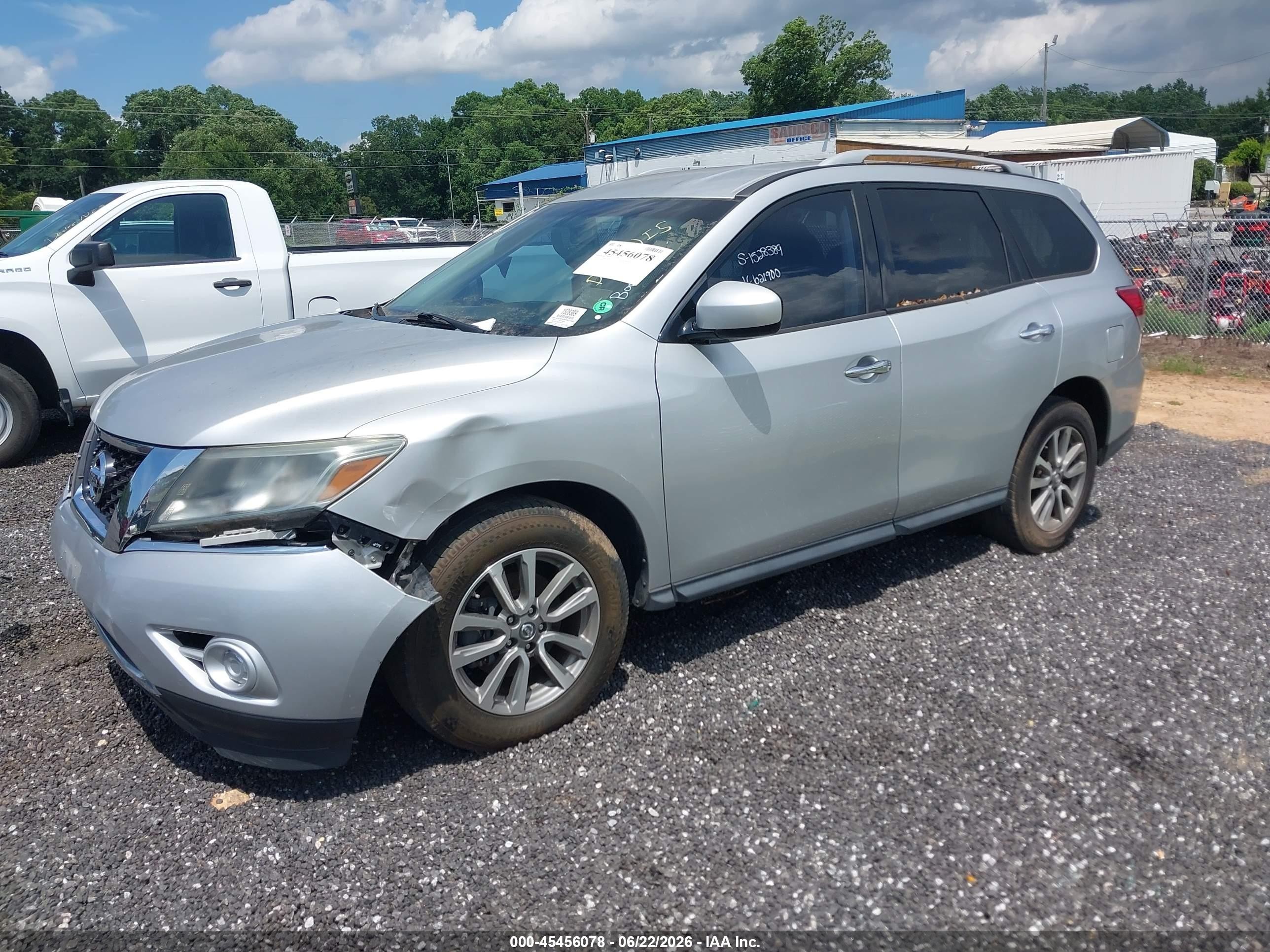 2014 Nissan Pathfinder Sv Silver vin: 5N1AR2MN9EC621900