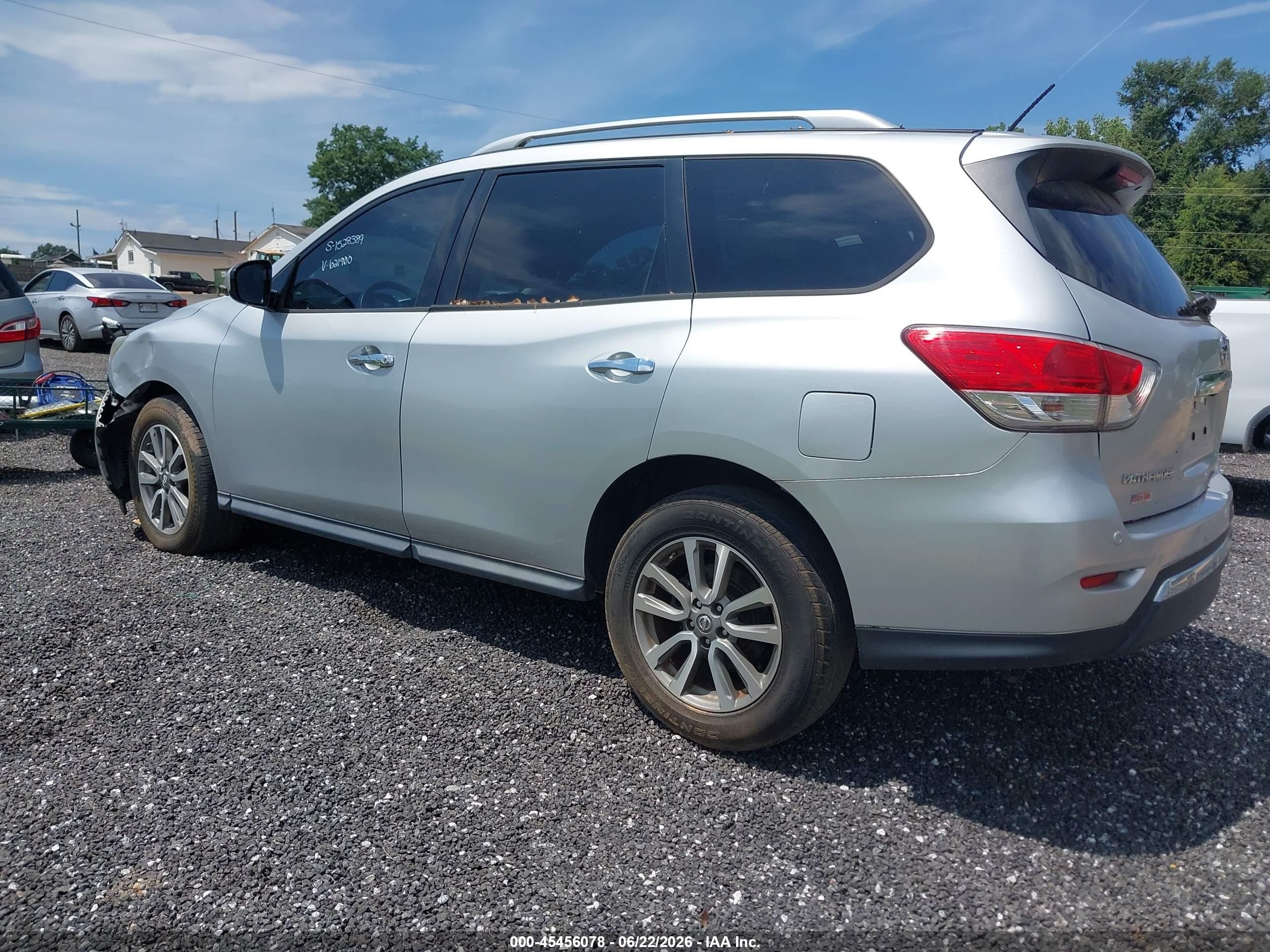 2014 Nissan Pathfinder Sv Silver vin: 5N1AR2MN9EC621900