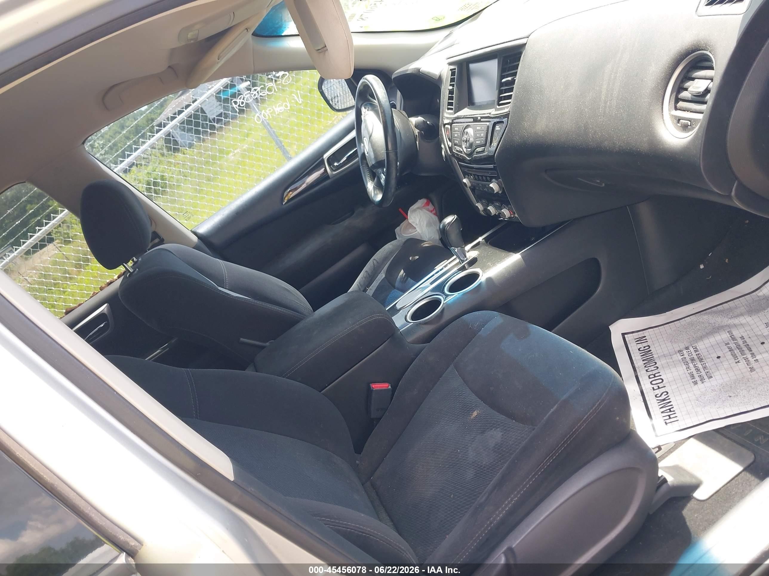 2014 Nissan Pathfinder Sv Silver vin: 5N1AR2MN9EC621900