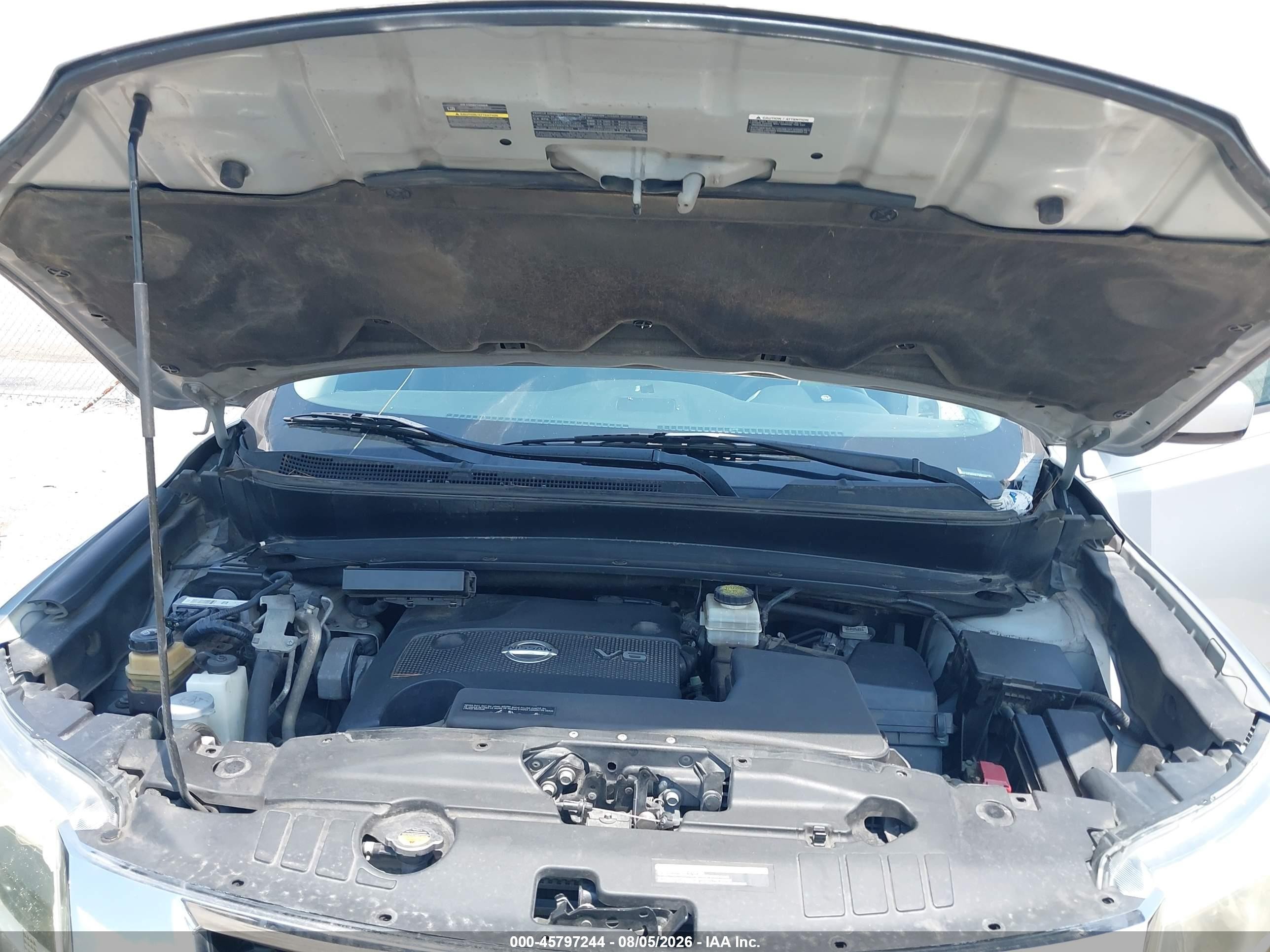 2014 Nissan Pathfinder S Silver vin: 5N1AR2MN9EC638180