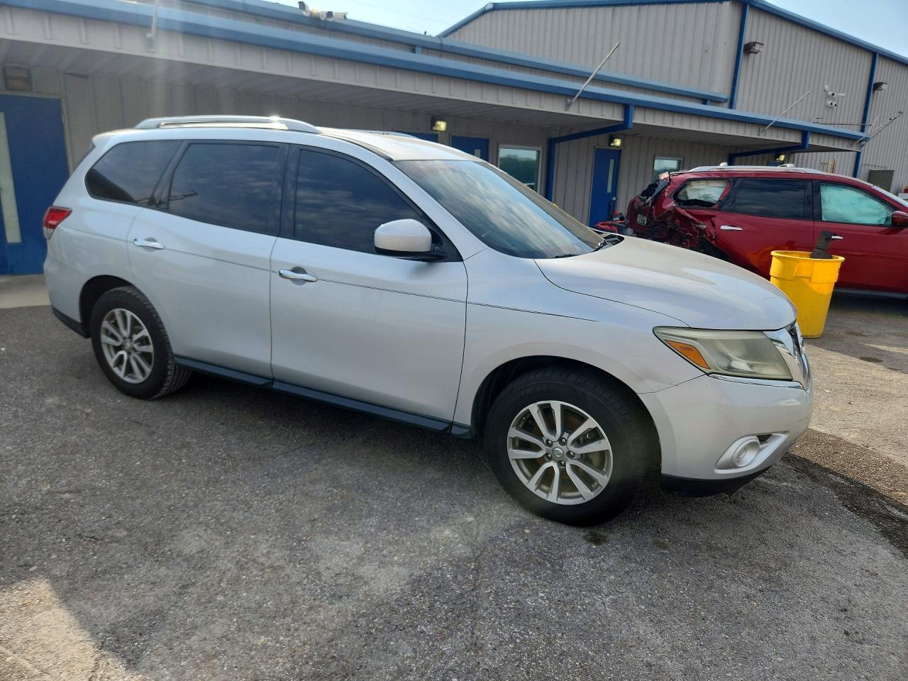 2014 Nissan Pathfinder Sv Silver vin: 5N1AR2MN9EC647512