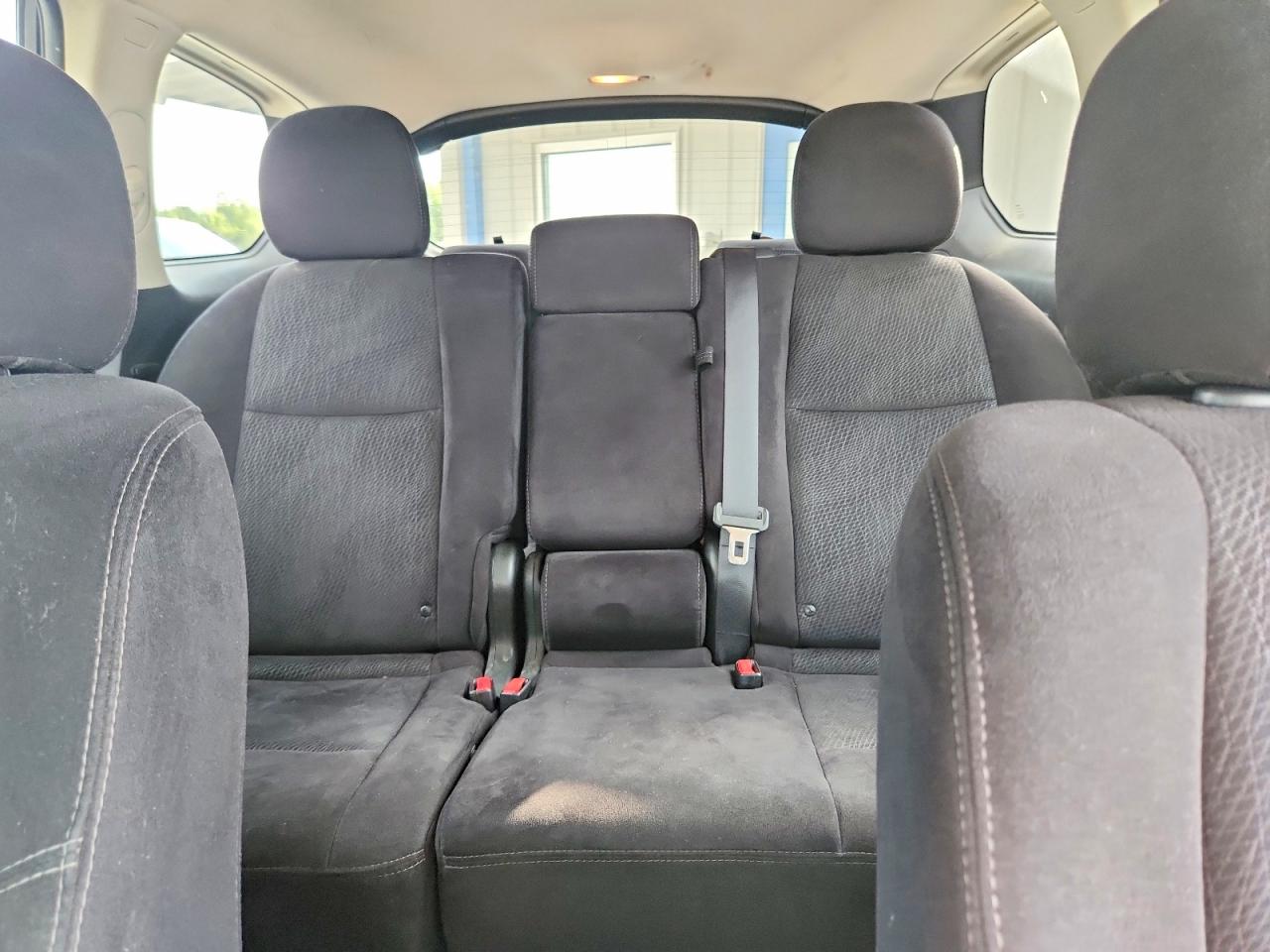 2014 Nissan Pathfinder Sv Silver vin: 5N1AR2MN9EC647512
