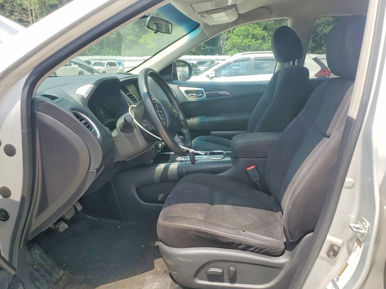 2014 Nissan Pathfinder S Silver vin: 5N1AR2MN9EC730034