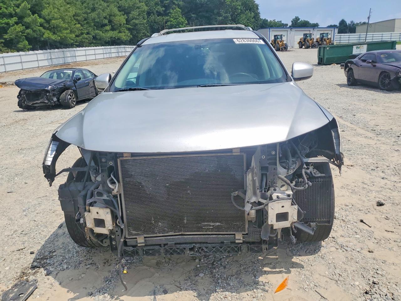 2014 Nissan Pathfinder S Silver vin: 5N1AR2MN9EC730034