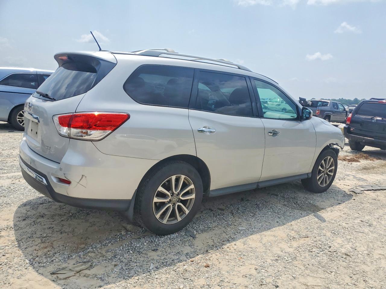 2014 Nissan Pathfinder S Silver vin: 5N1AR2MN9EC730034