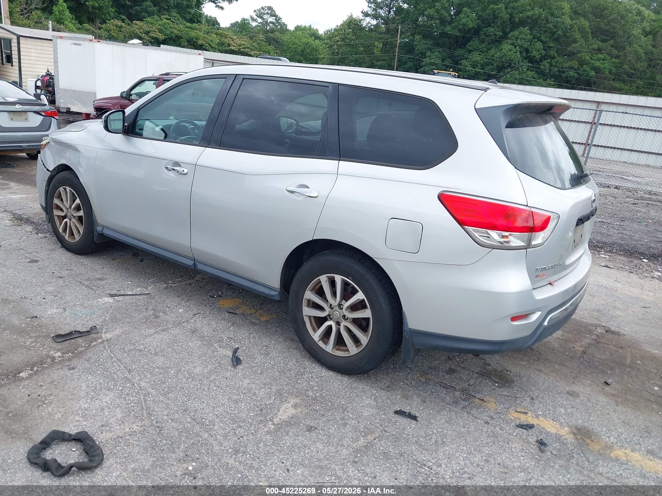 2014 Nissan Pathfinder S Silver vin: 5N1AR2MN9EC733399