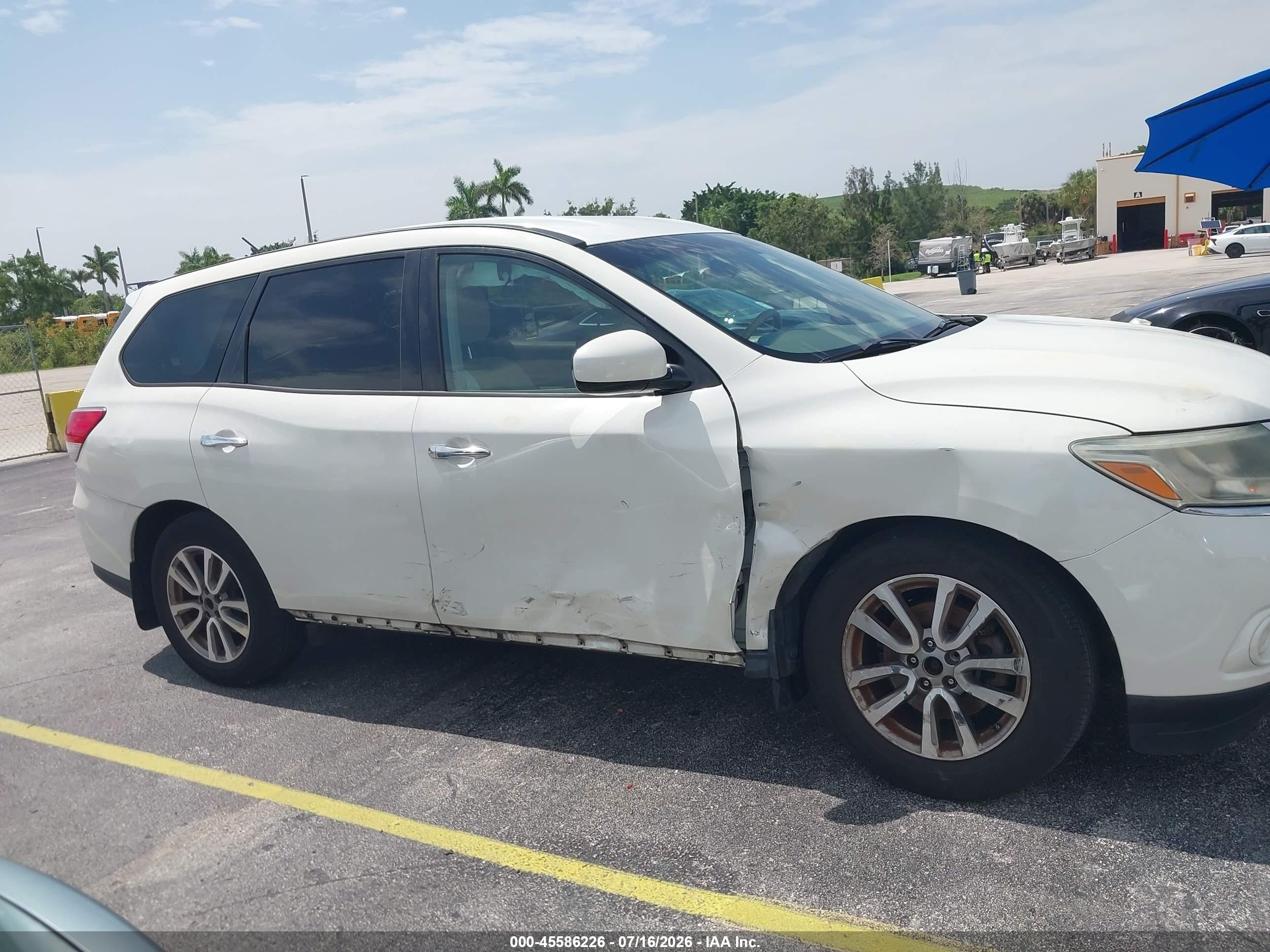2015 Nissan Pathfinder S White vin: 5N1AR2MN9FC618352