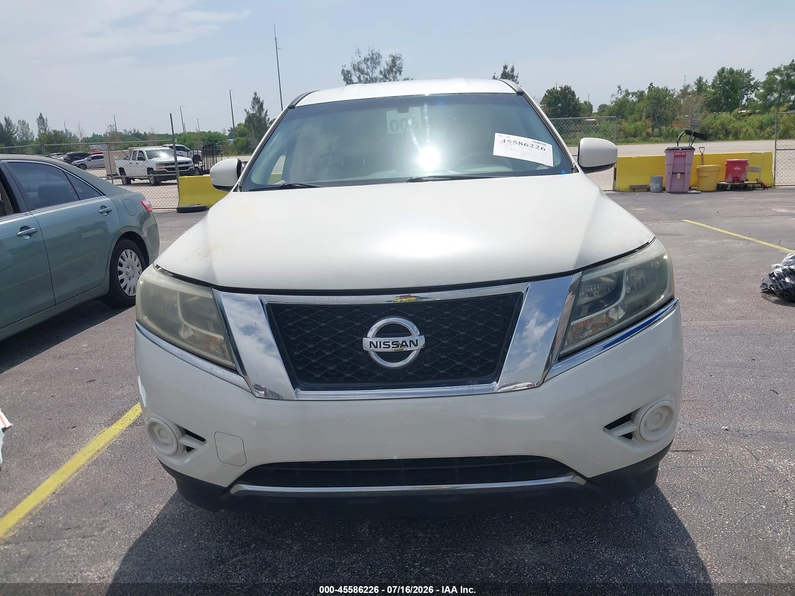 2015 Nissan Pathfinder S White vin: 5N1AR2MN9FC618352
