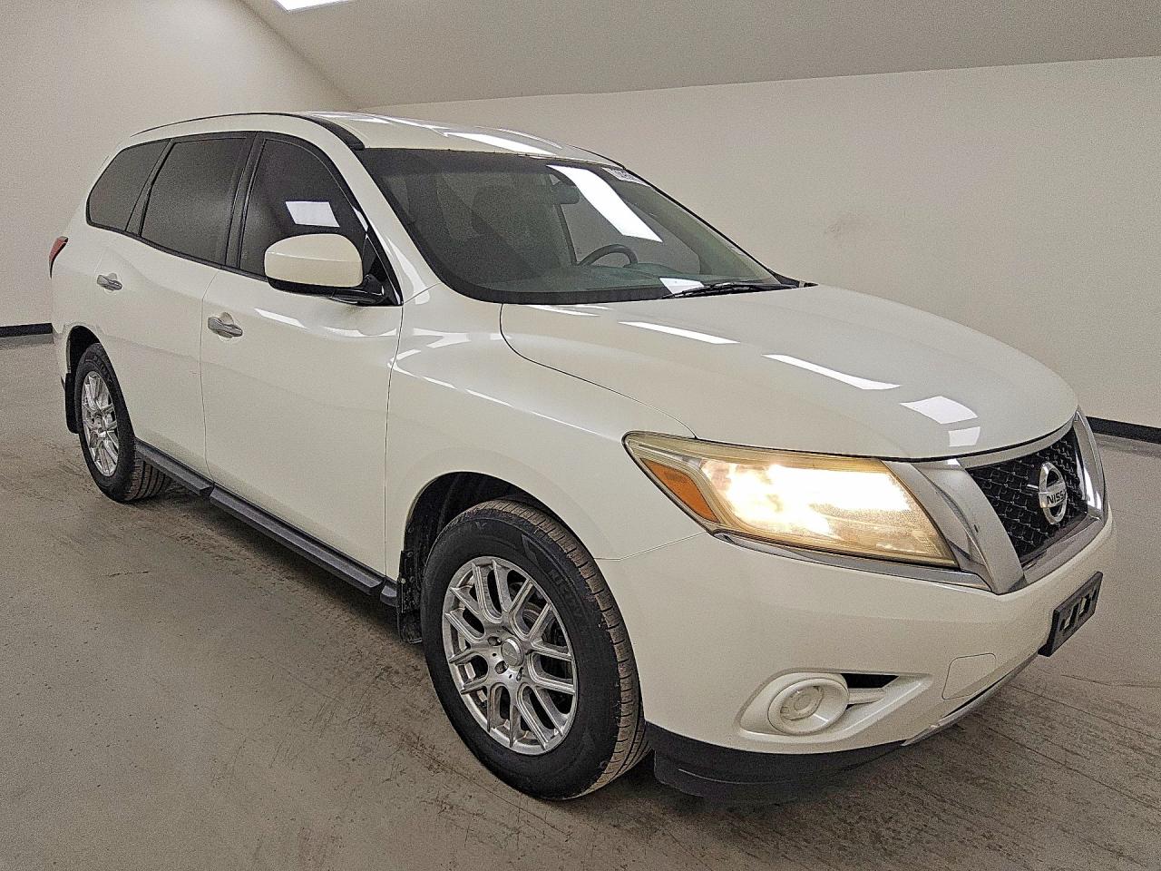 2015 Nissan Pathfinder S Белый vin: 5N1AR2MN9FC625124